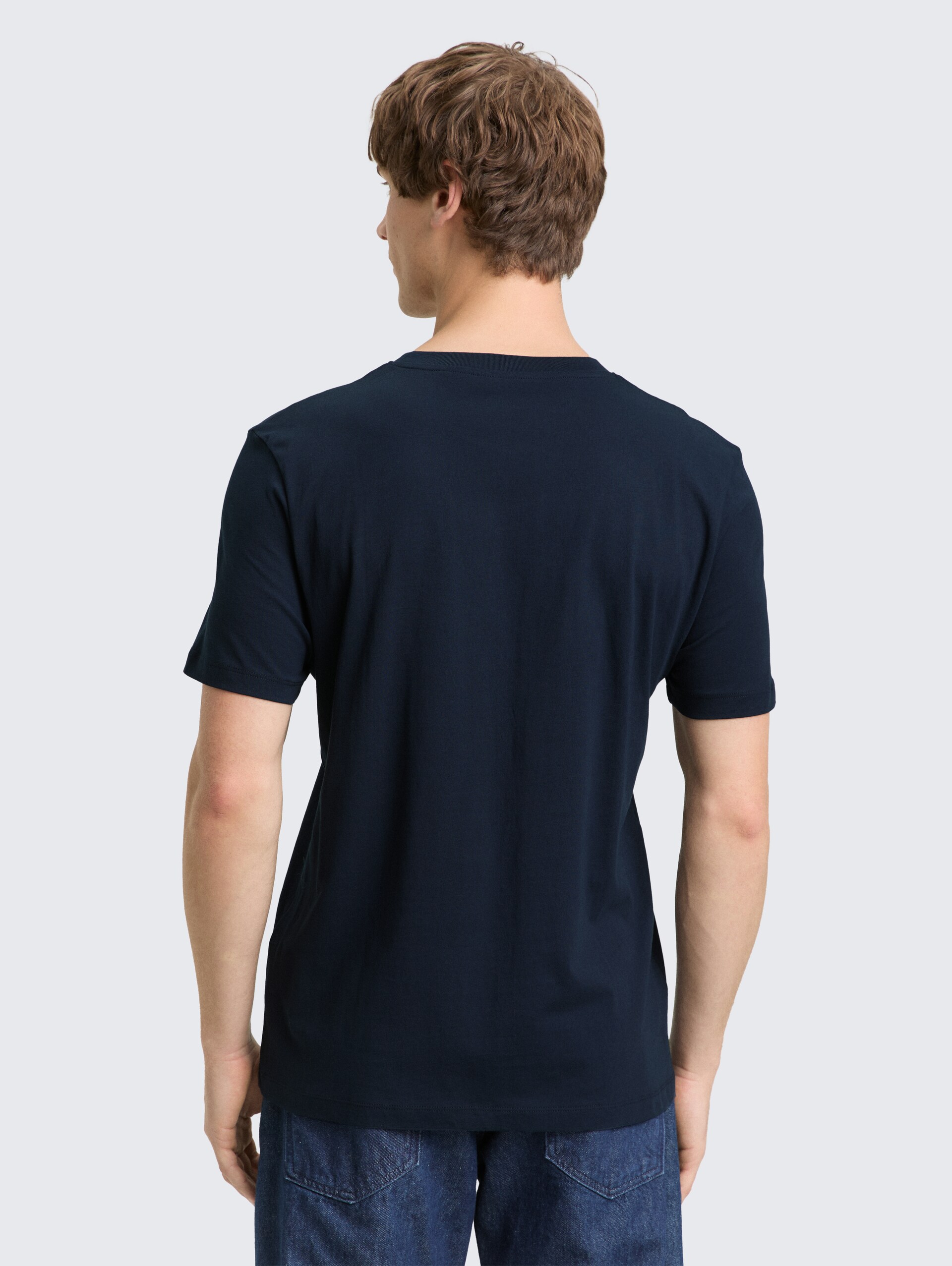 T-Shirt mit Fotoprint - sky captain blue - Auschnitt Model-Rückansicht