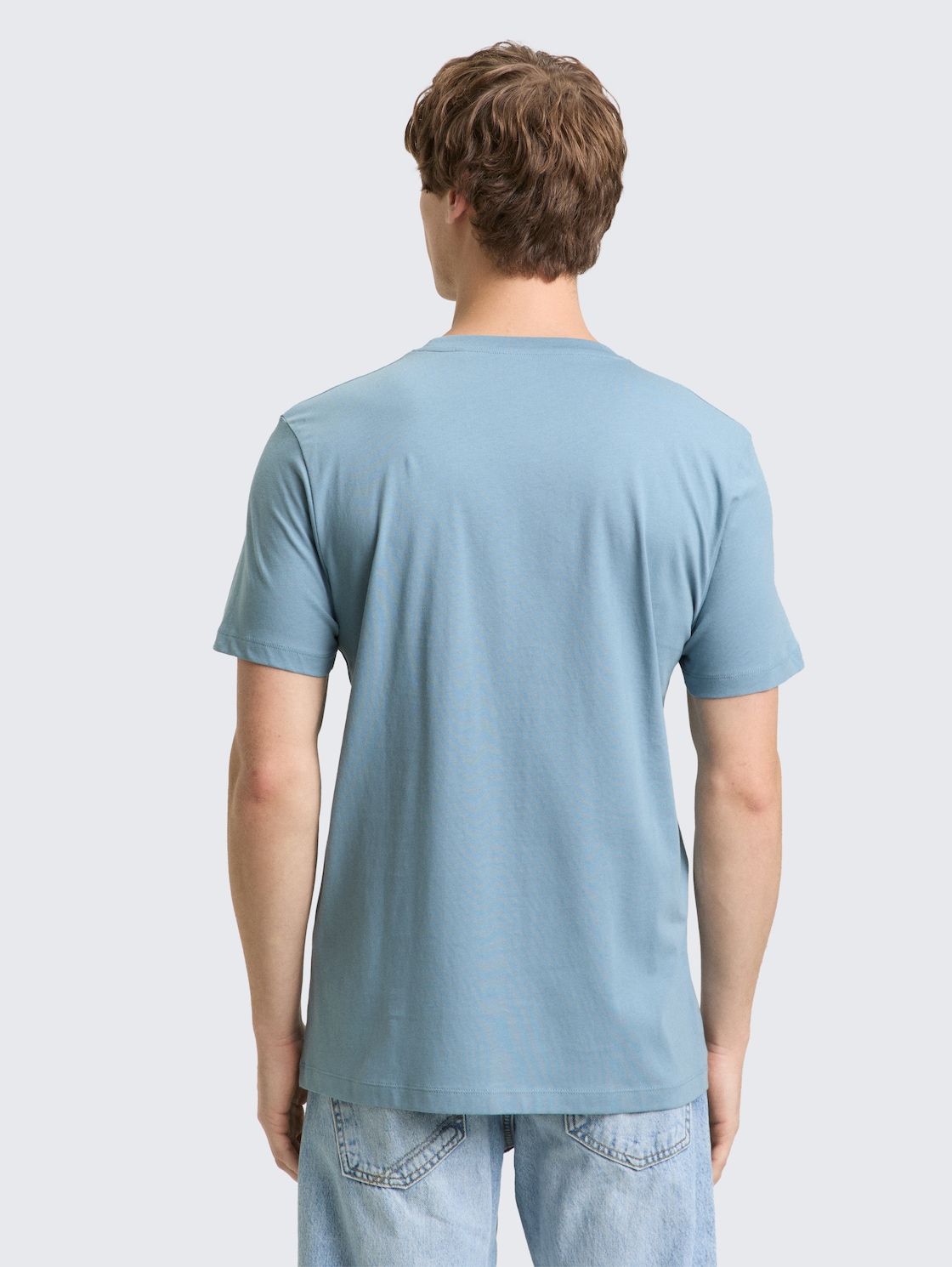 T-Shirt mit Fotoprint - citadel blue - Auschnitt Model-Rückansicht