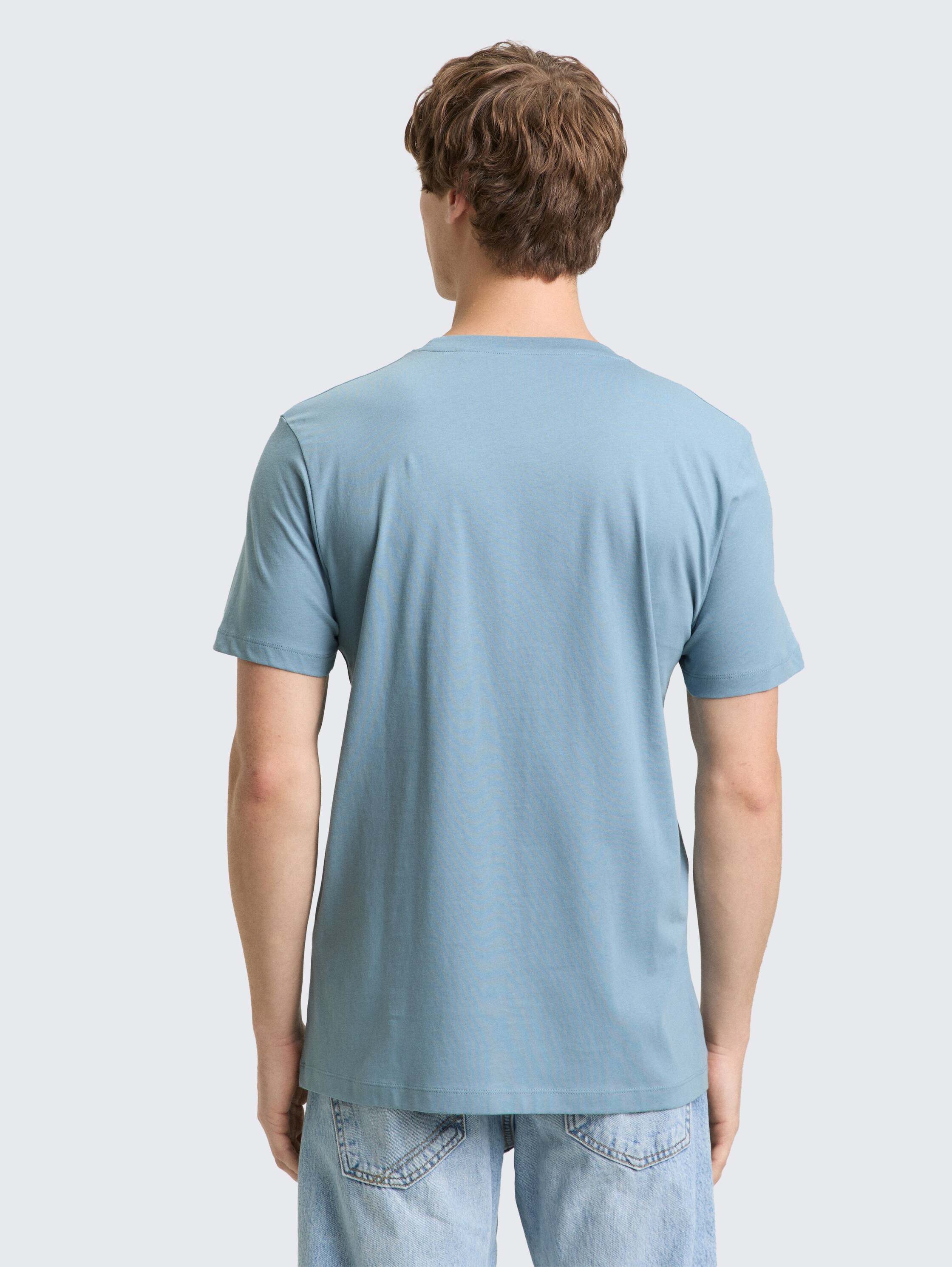 T-Shirt mit Fotoprint - citadel blue - Auschnitt Model-Rückansicht