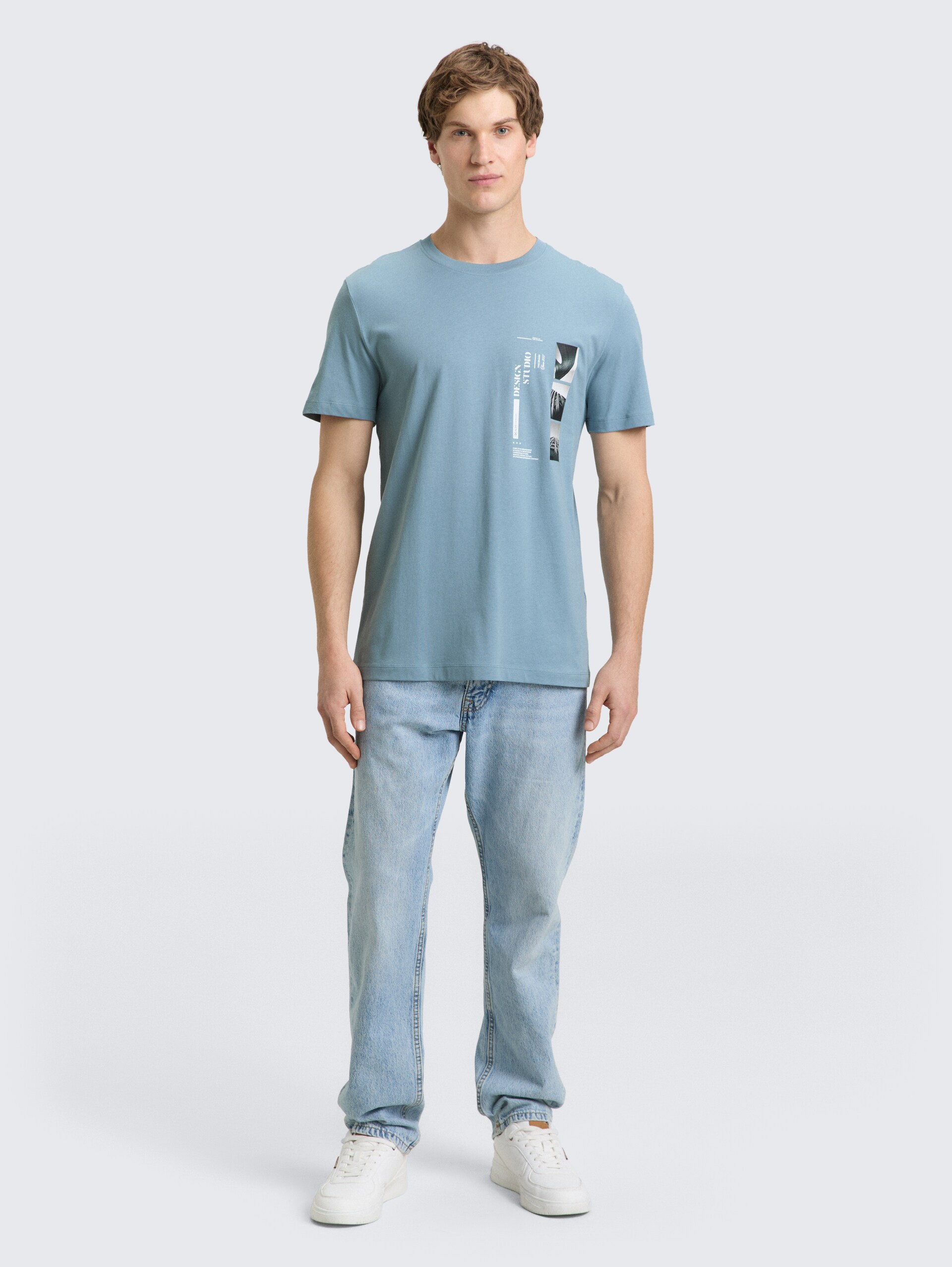 T-Shirt mit Fotoprint - citadel blue - Model-Vorderansicht