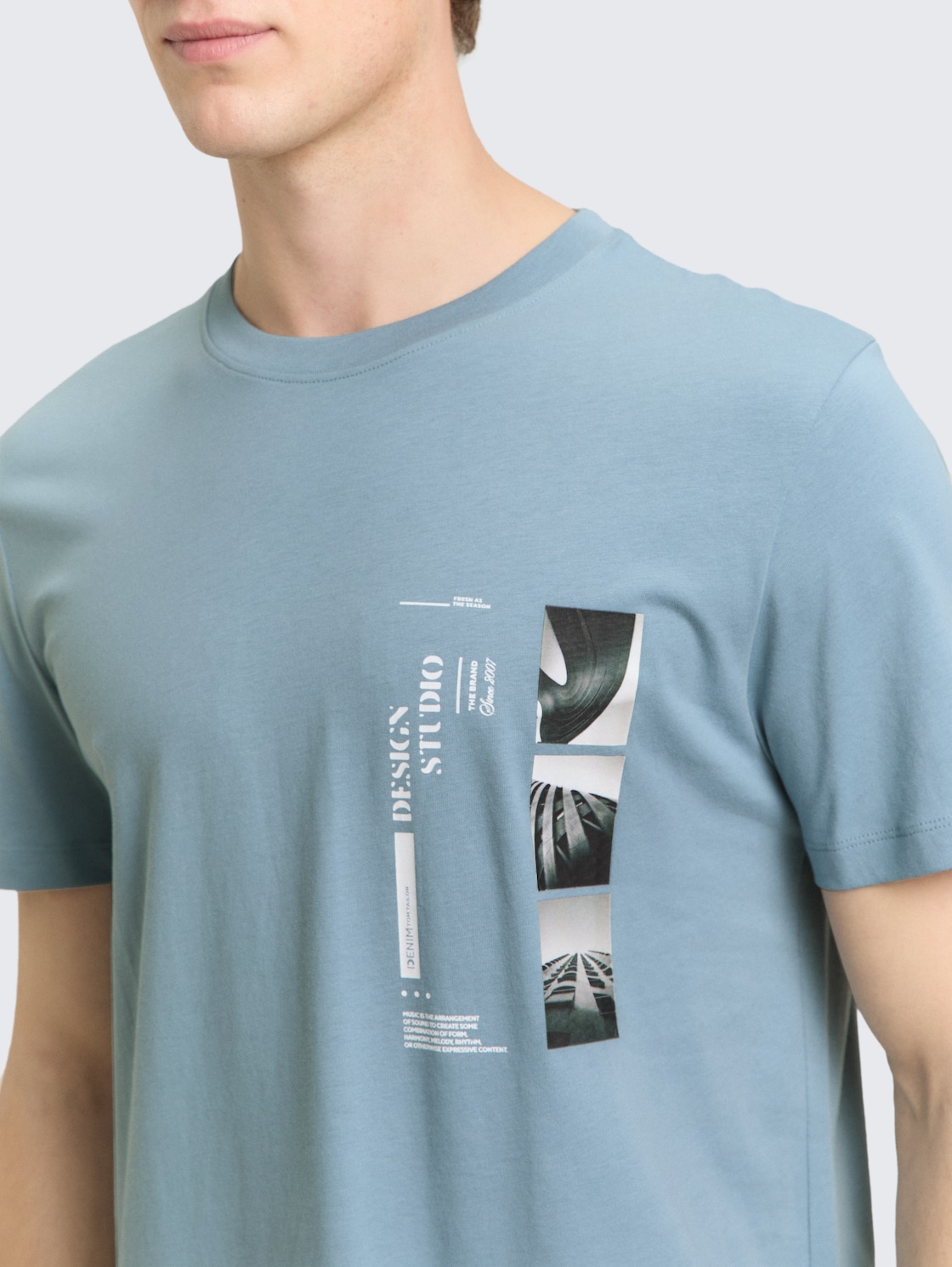 T-Shirt mit Fotoprint - citadel blue - Detail-Model-Ansicht