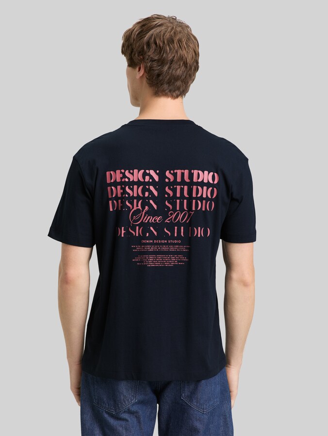 Relaxed Fit T-Shirt mit Rückenprint von Denim Male, sky captain blue