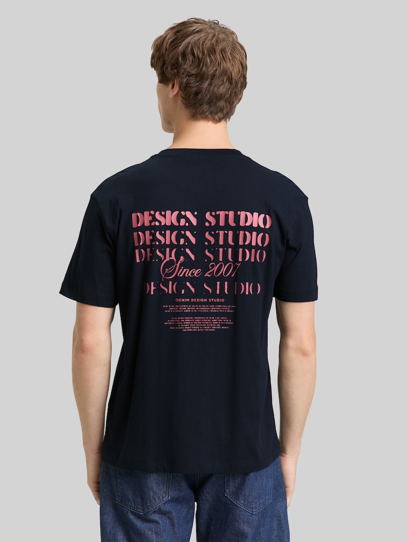 Relaxed Fit T-Shirt mit Rückenprint von Denim Male, sky captain blue