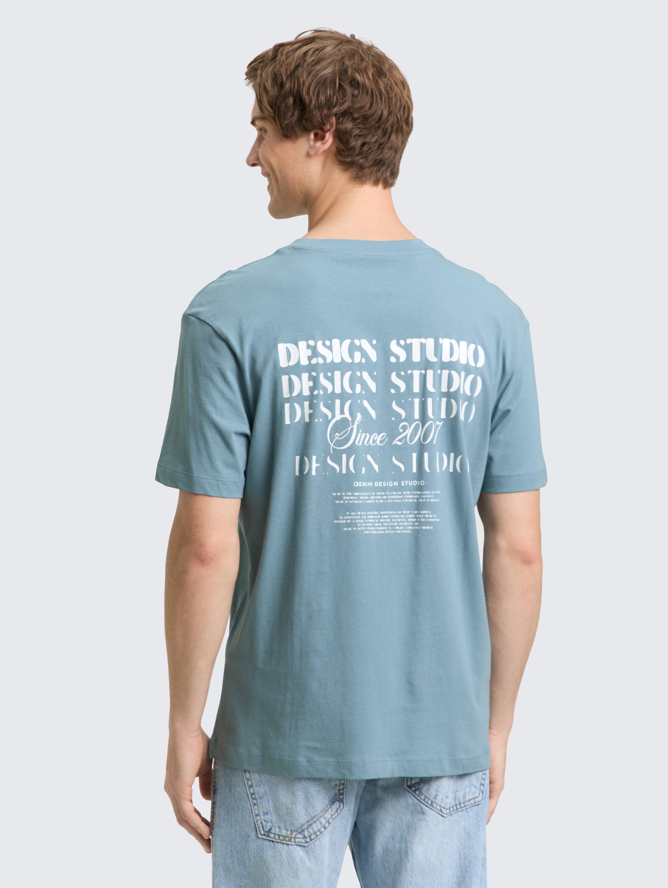 Relaxed Fit T-Shirt mit Rückenprint - citadel blue - Auschnitt Model-Rückansicht