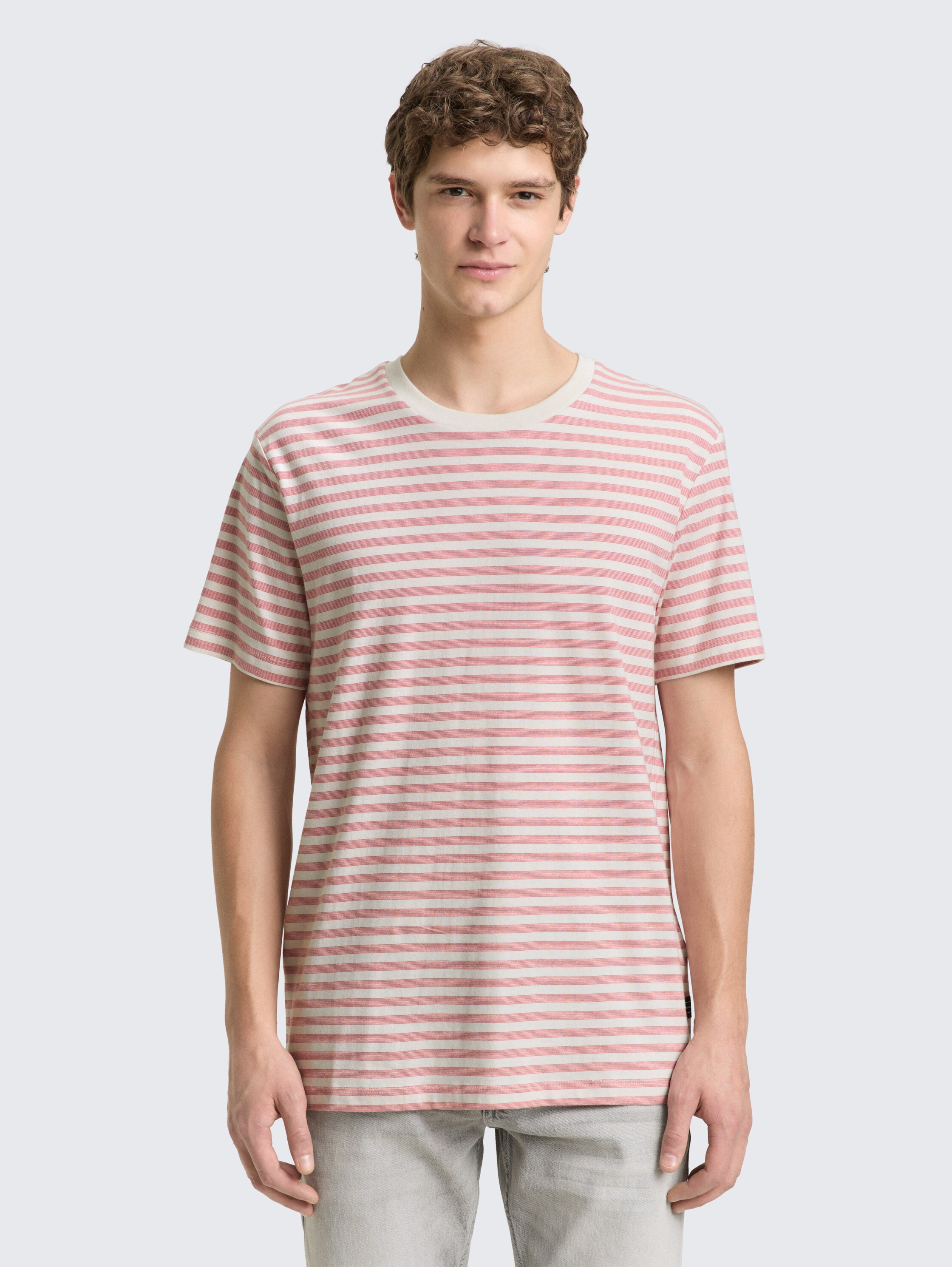 T-Shirt mit Streifenmuster - rose white yd stripe - Ausschnitt Model-Vorderansicht