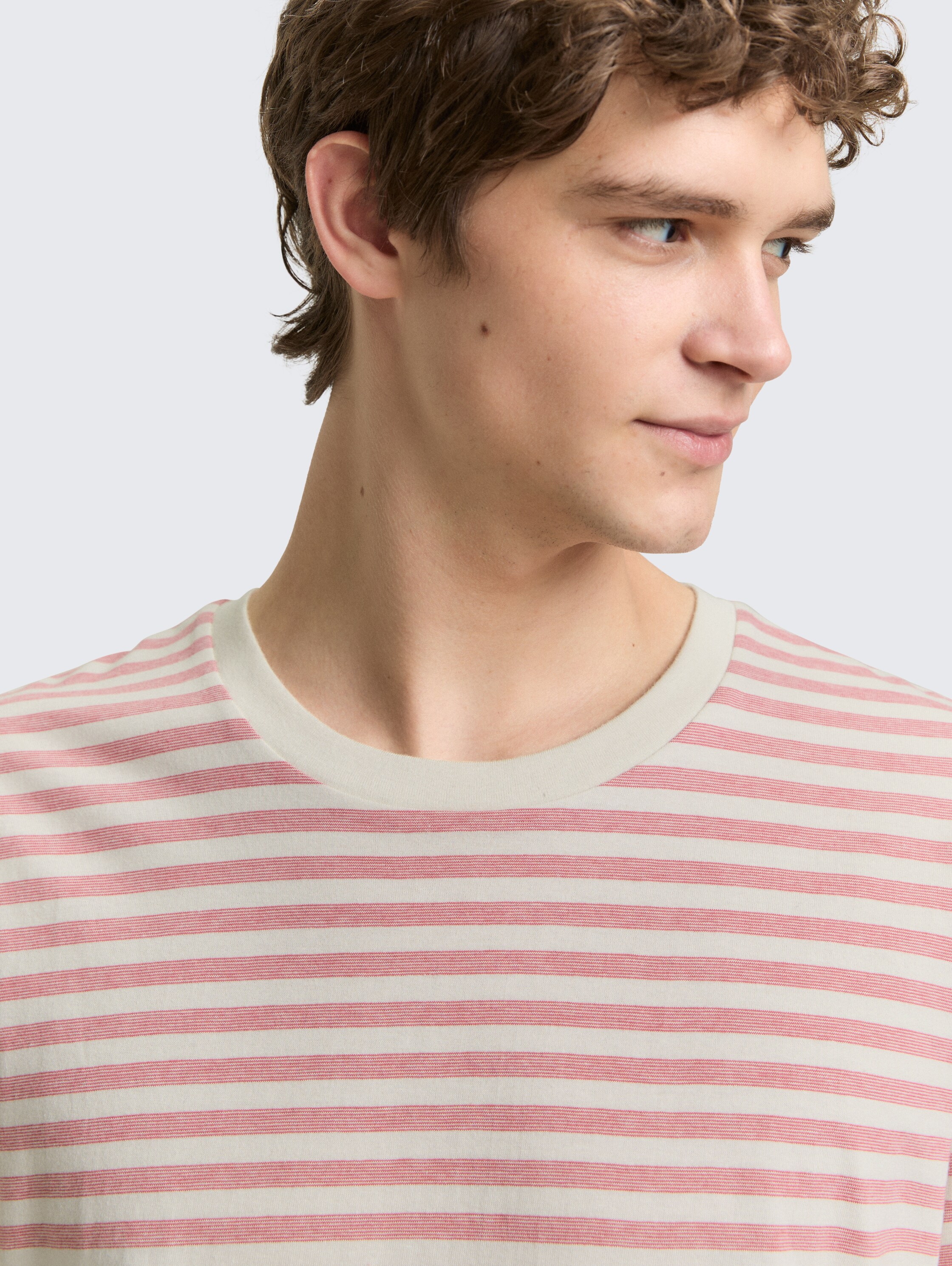 T-Shirt mit Streifenmuster - rose white yd stripe - Detail-Model-Ansicht