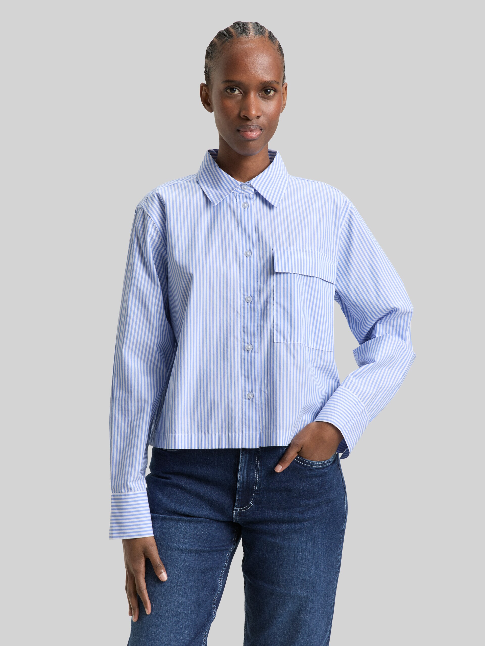 Boxy fit cotton shirt blouse - blue white strripe - Neckline model front view