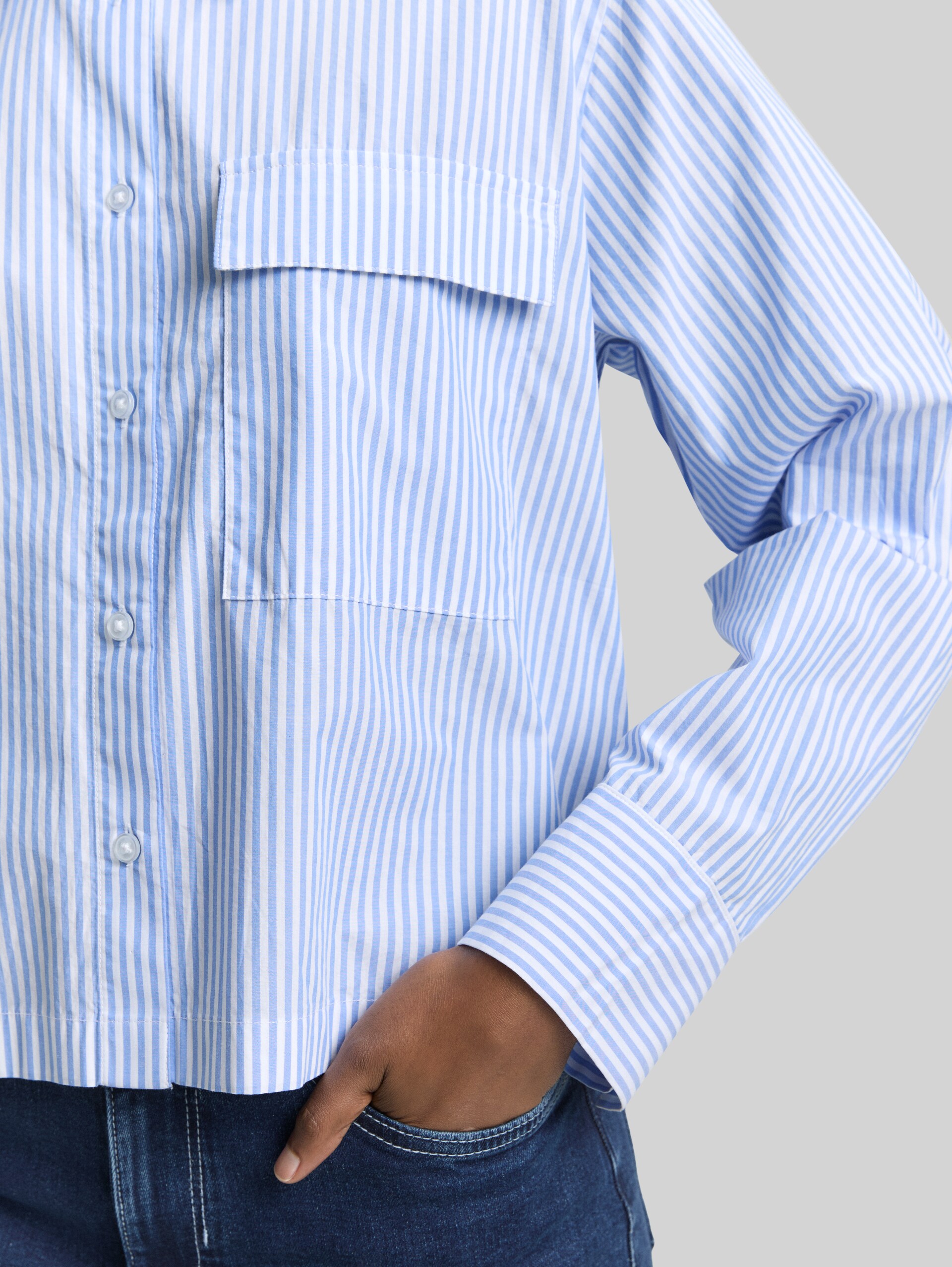 Boxy fit cotton shirt blouse - blue white strripe - Detail model view