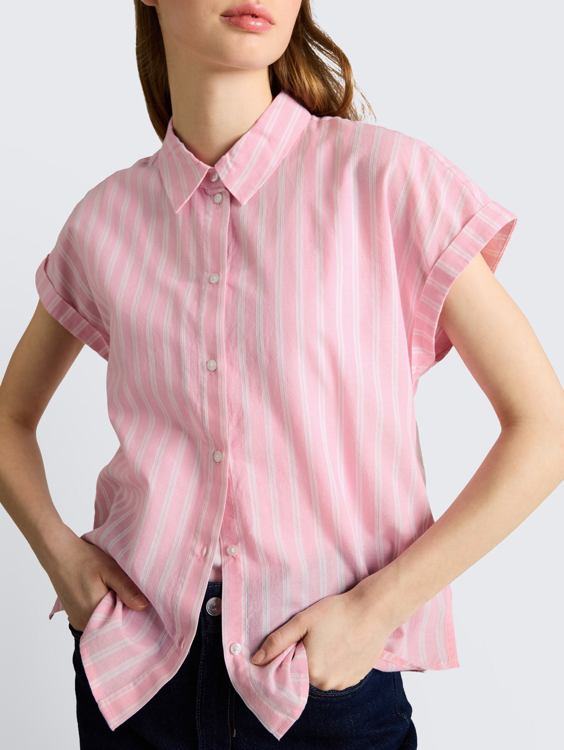 Bluse mit Streifenmuster - blush pink stripe - Detail-Model-Ansicht