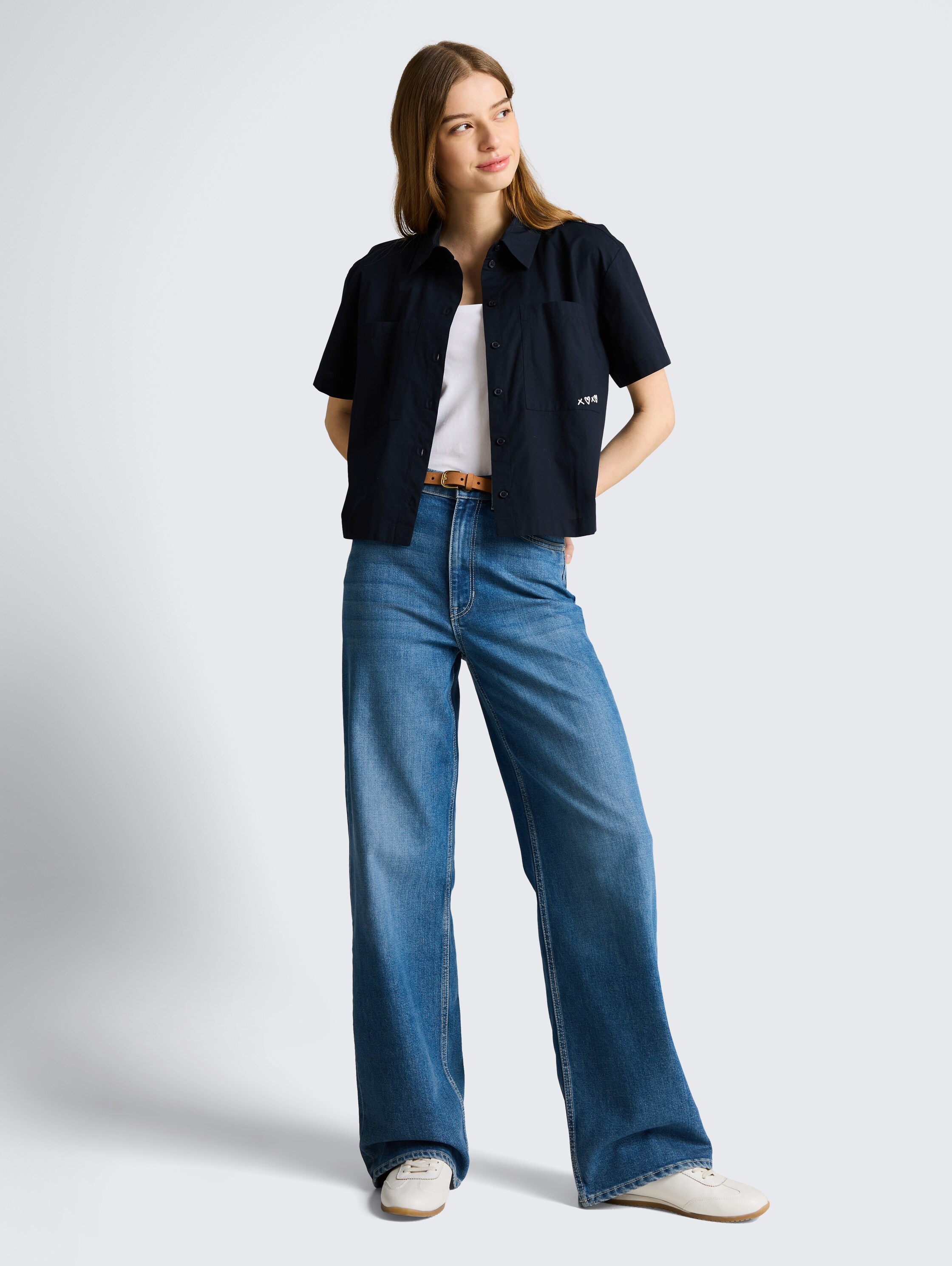 Boxy fit cotton blouse - sky captain blue - Model front view