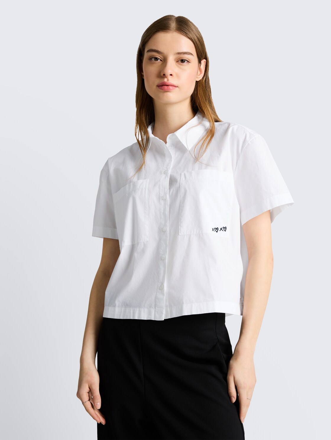 Boxy fit cotton blouse - White - Neckline model front view