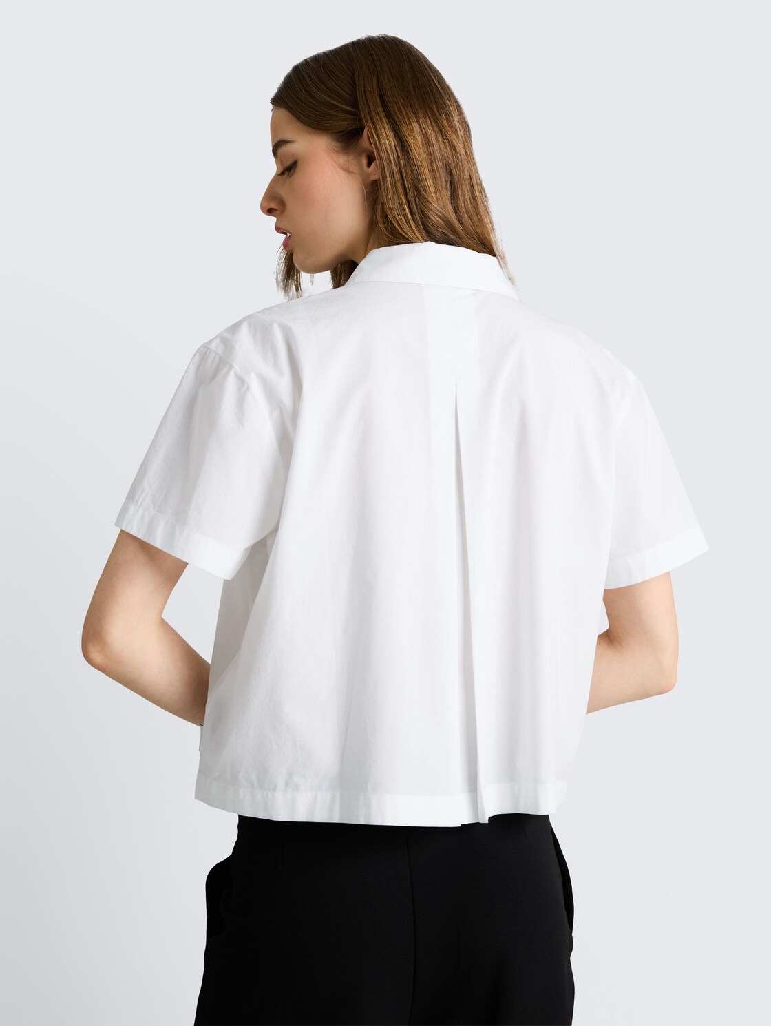 Boxy fit cotton blouse - White - Neckline model-back view