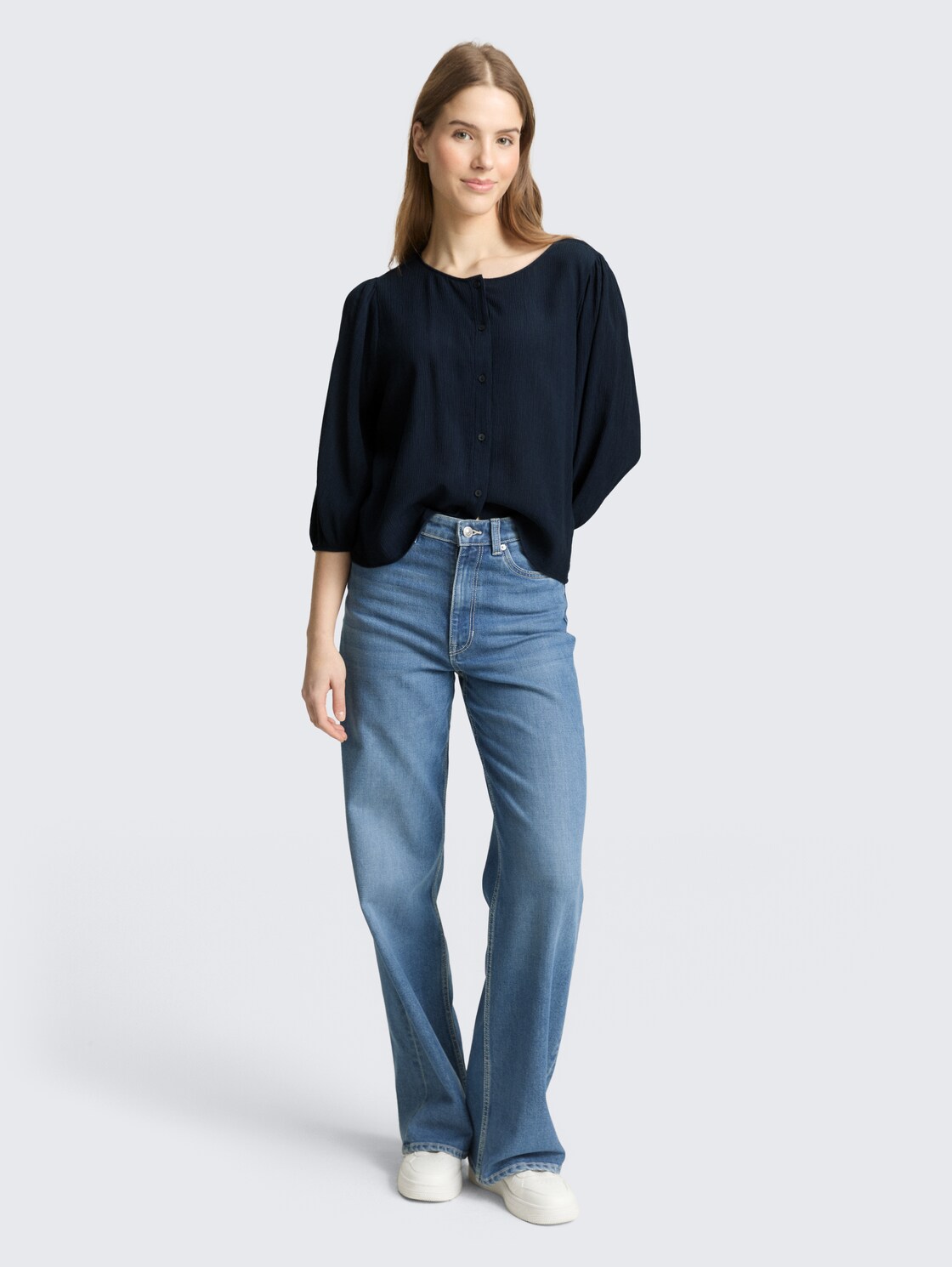 Crinkle Bluse mit Knopfleiste - sky captain blue - Model-Vorderansicht