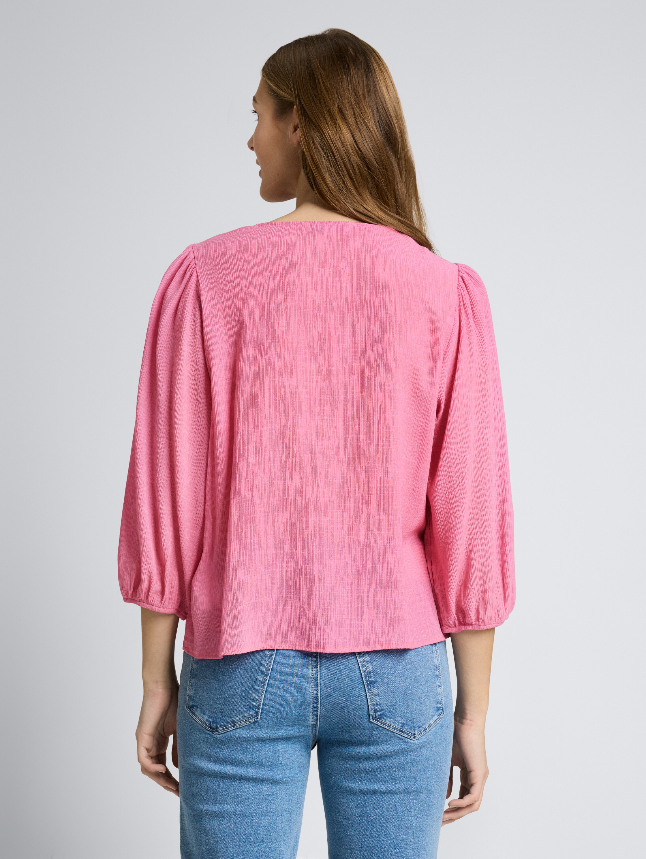 Chemisier froissé avec patte de boutonnage - Soft Blush Rose - Découpe Vue arrière du modèle