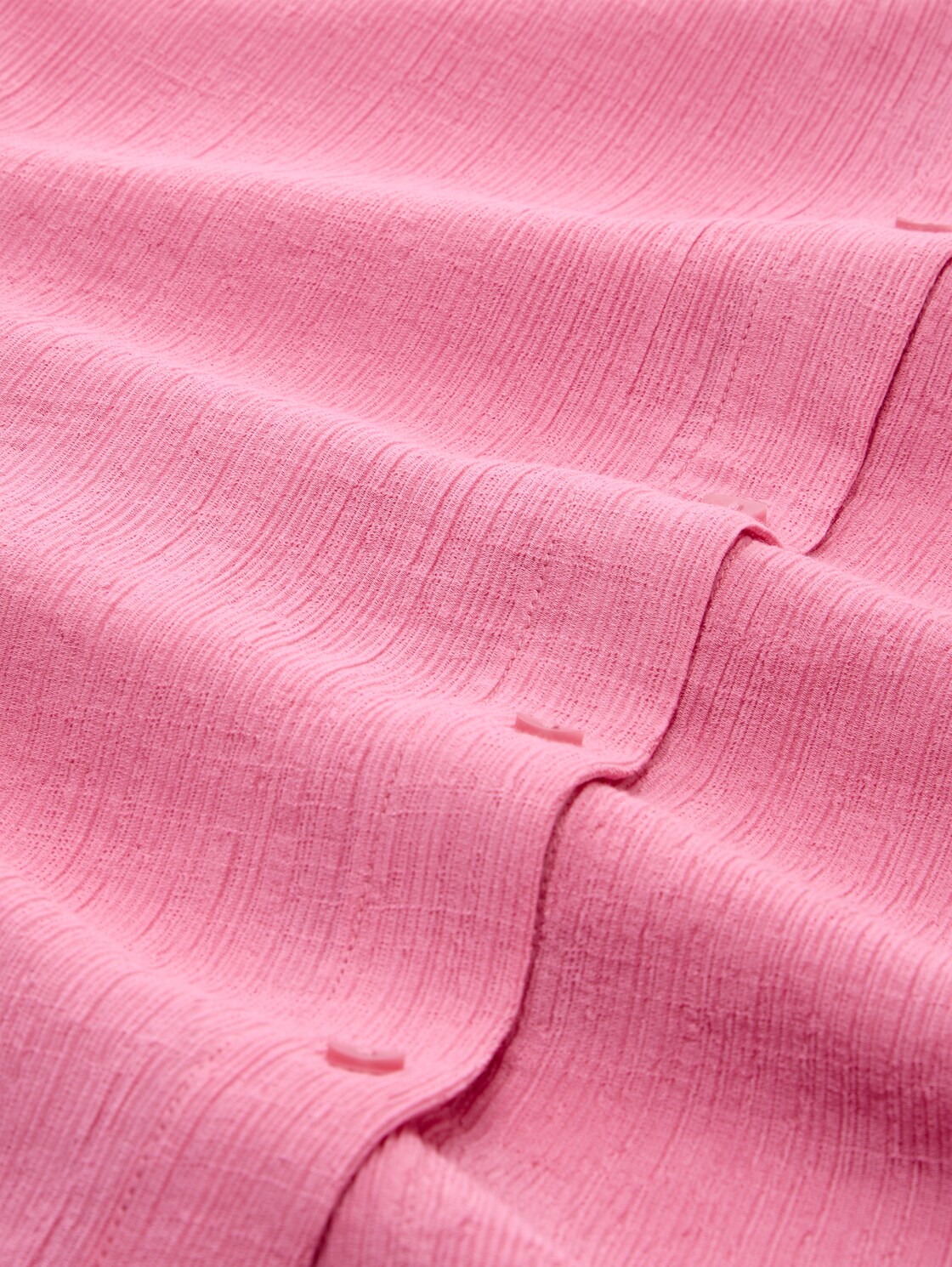 Crinkle Bluse mit Knopfleiste - Soft Blush Rose - Material-Ansicht