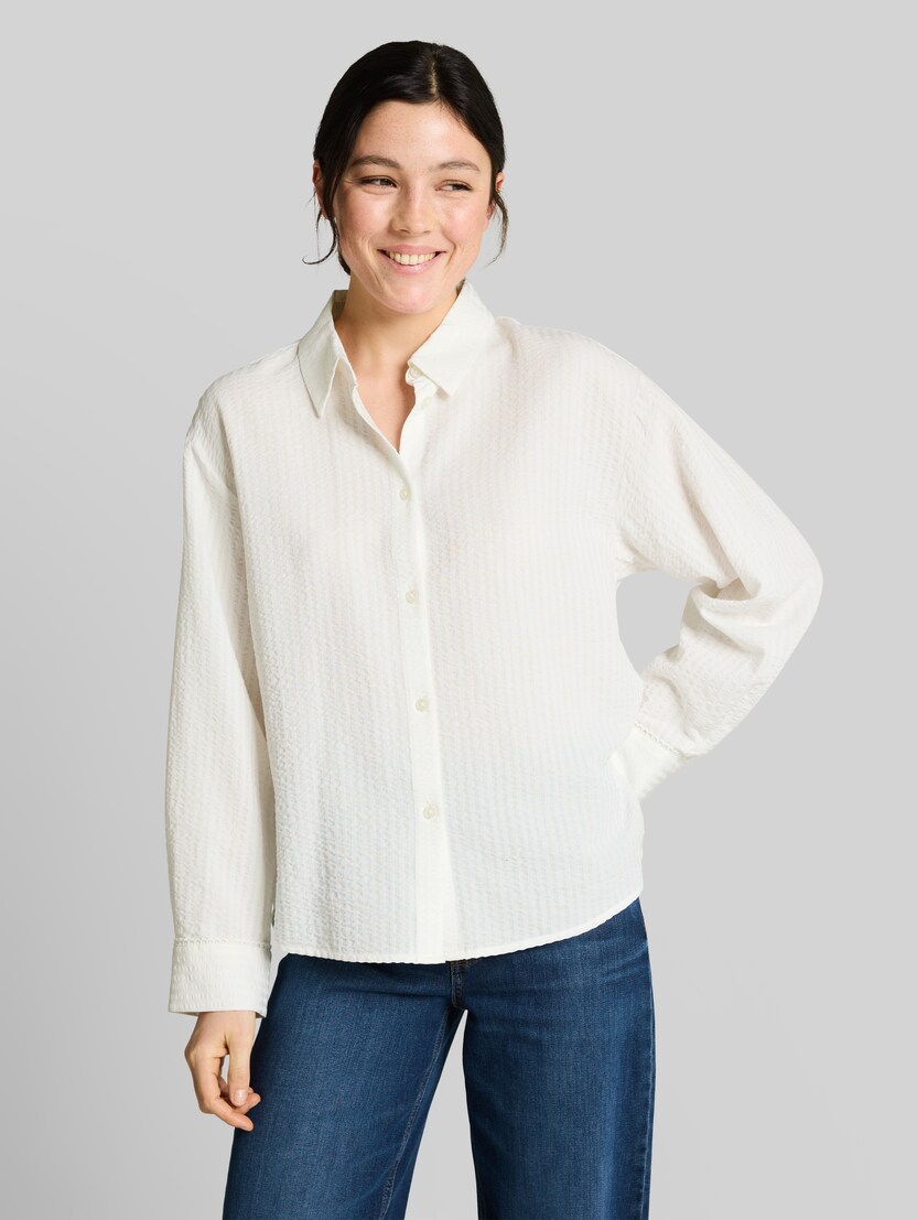 Loose fit seersucker shirt blouse by Denim Female, off white