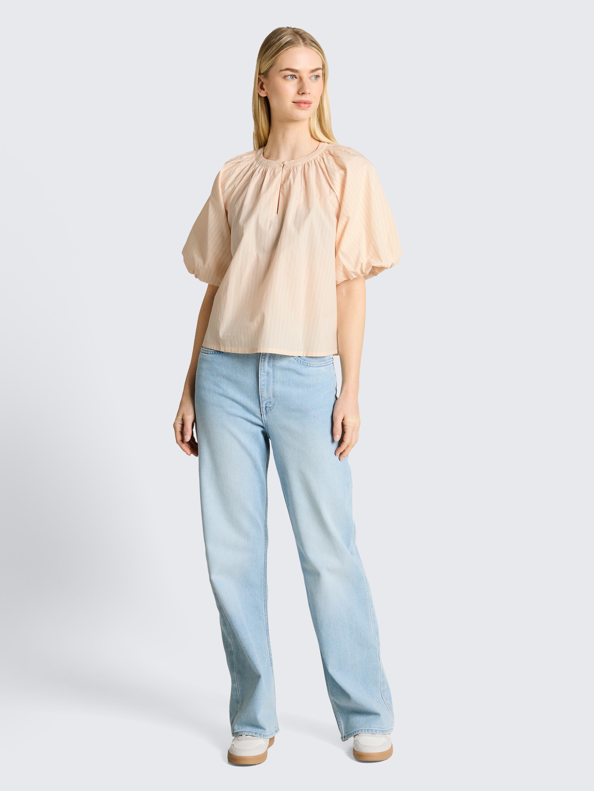 Bluse mit Streifenmuster - white apricot irregular stripe - Model-Vorderansicht
