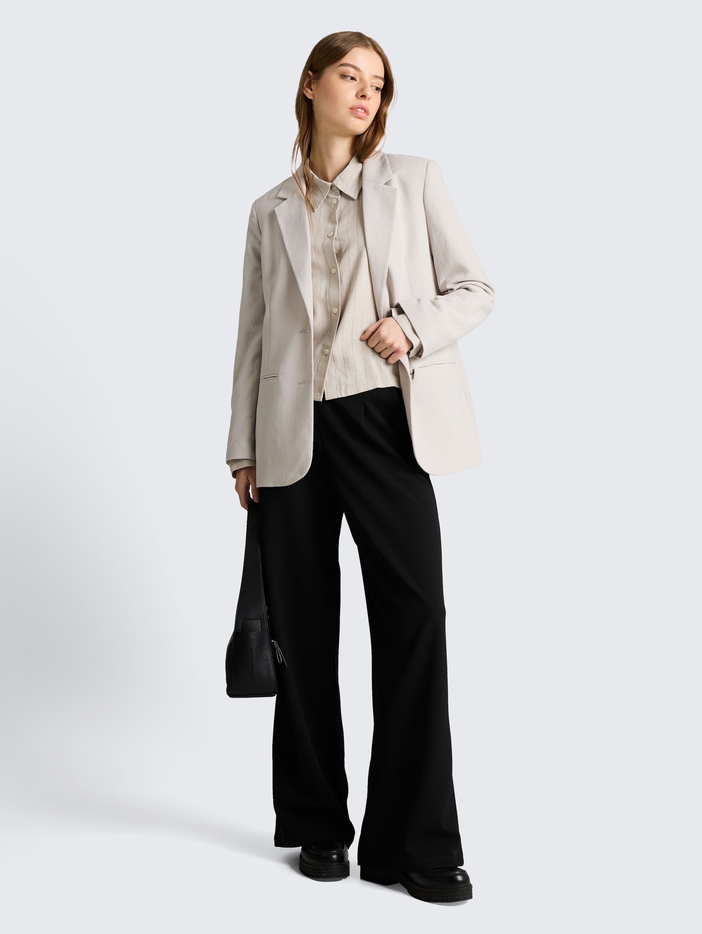 Boxy Fit Hemdbluse mit Schleifen-Detail - beige_black_vertical_stripe - 