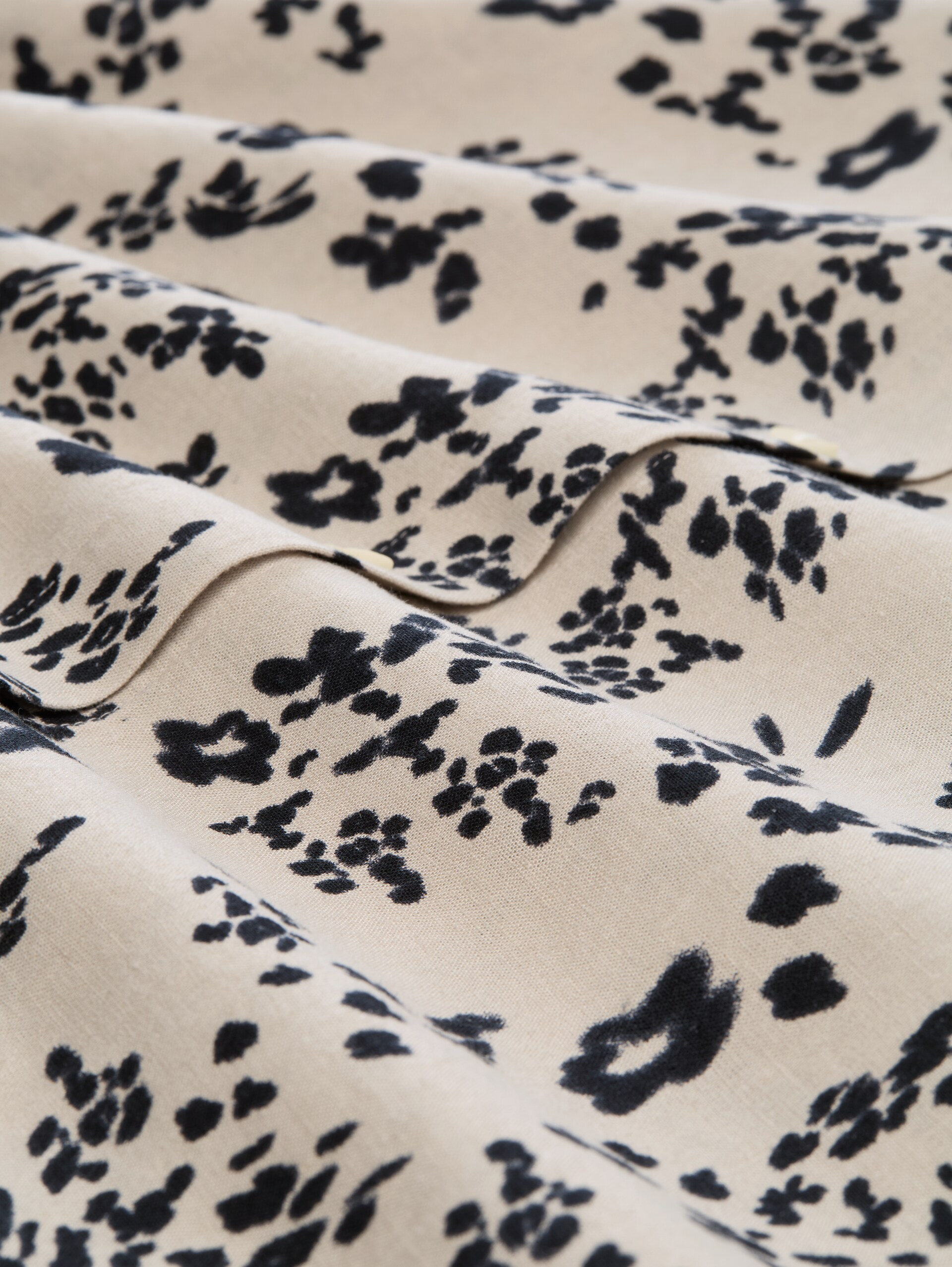 Boxy fit blouse met linnen - beige black flower print - Materiaalweergave