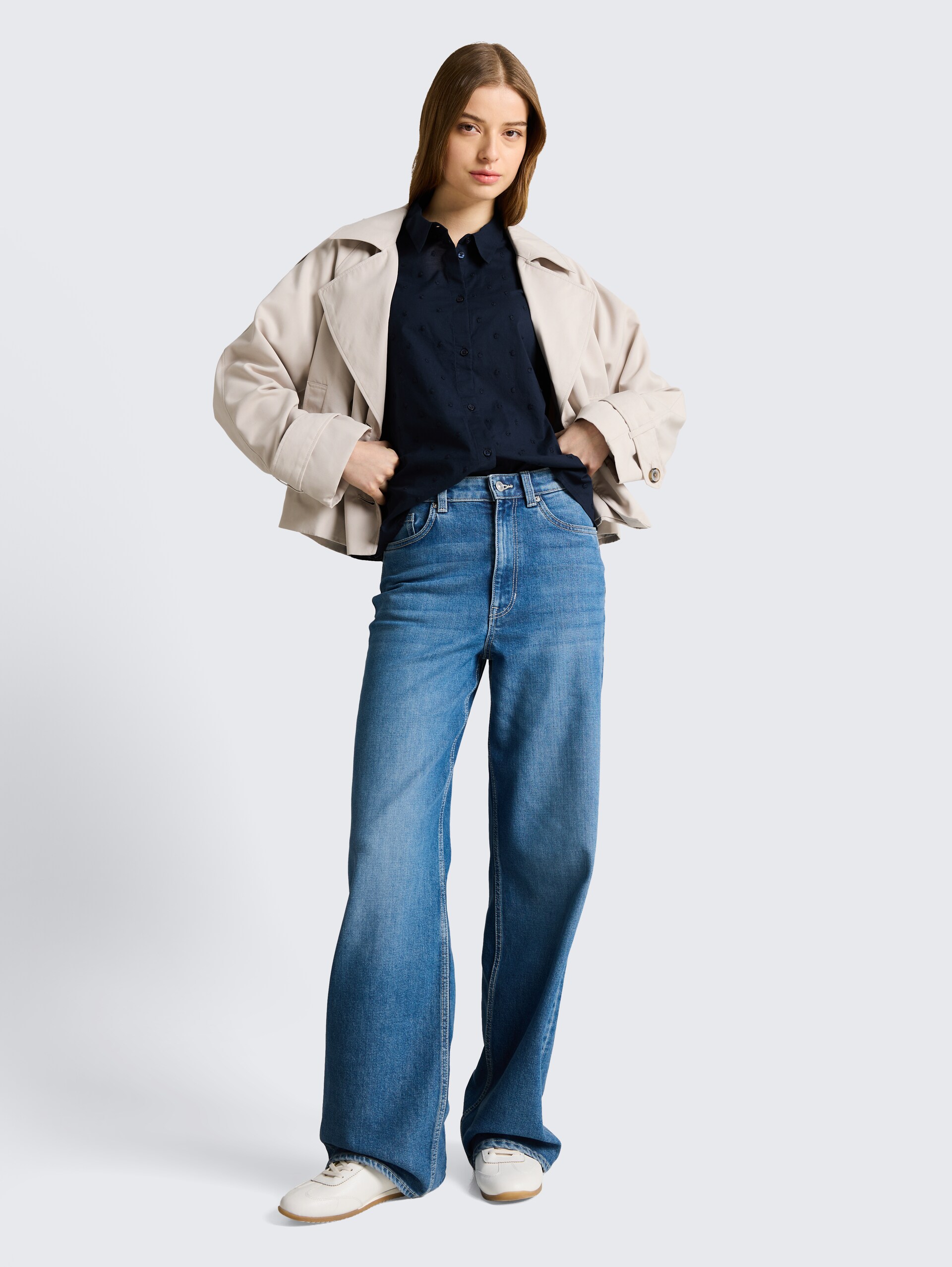 Blouse met borduursel - sky captain blue - Model vooraanzicht