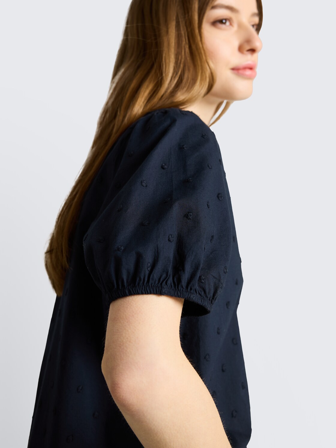 Bluse mit Stickerei - sky captain blue - Detail-Model-Ansicht