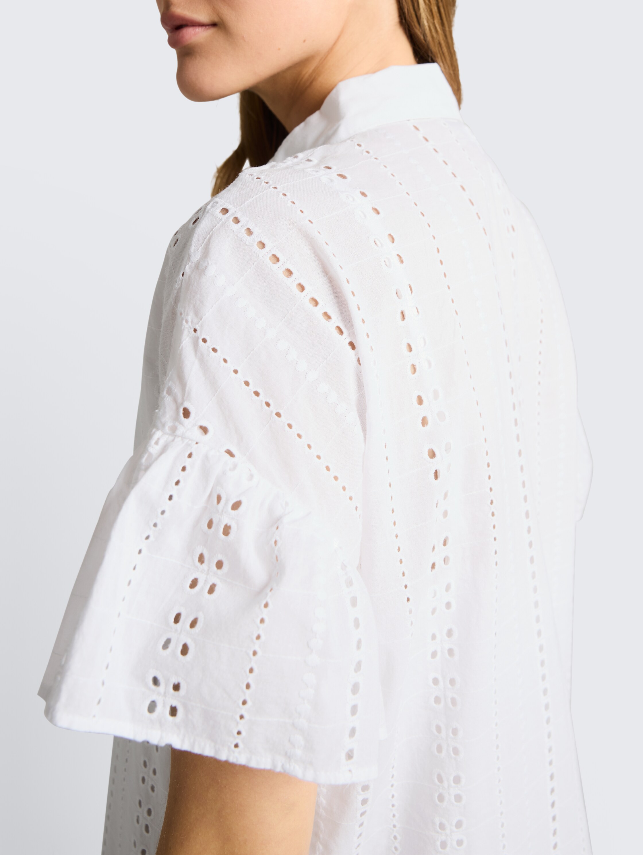 Mini dress with lock embroidery - white - 