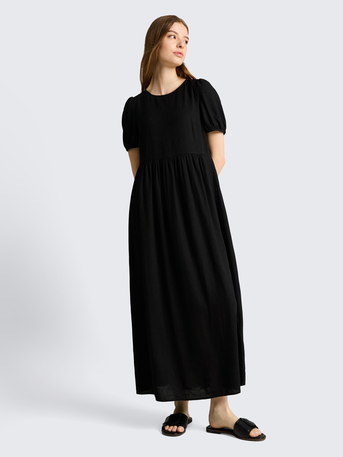 Midi-Kleid mit Leinenanteil - deep black - Model-Vorderansicht