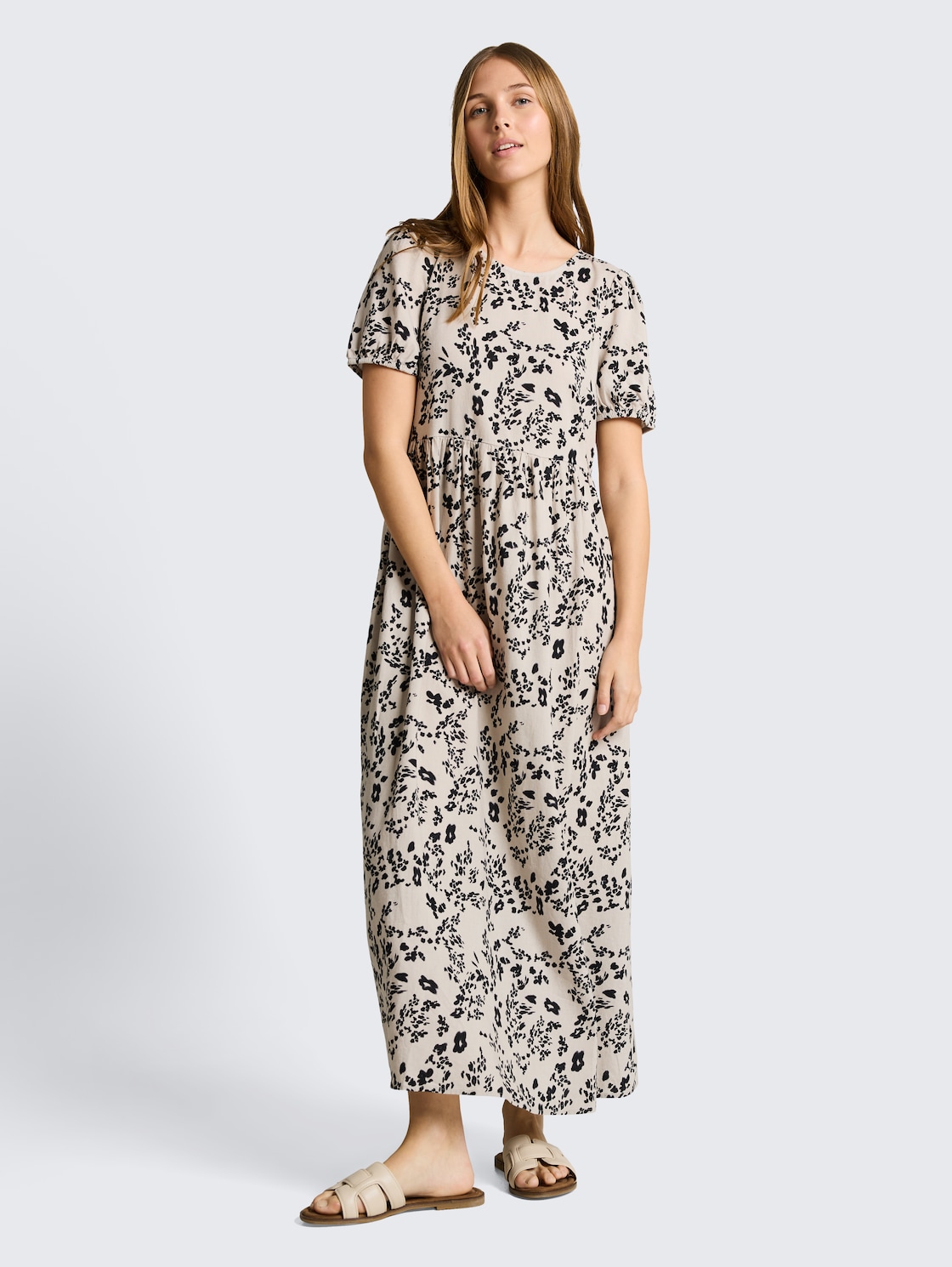 Midi-Kleid mit Leinenanteil - beige black flower print - Model-Vorderansicht