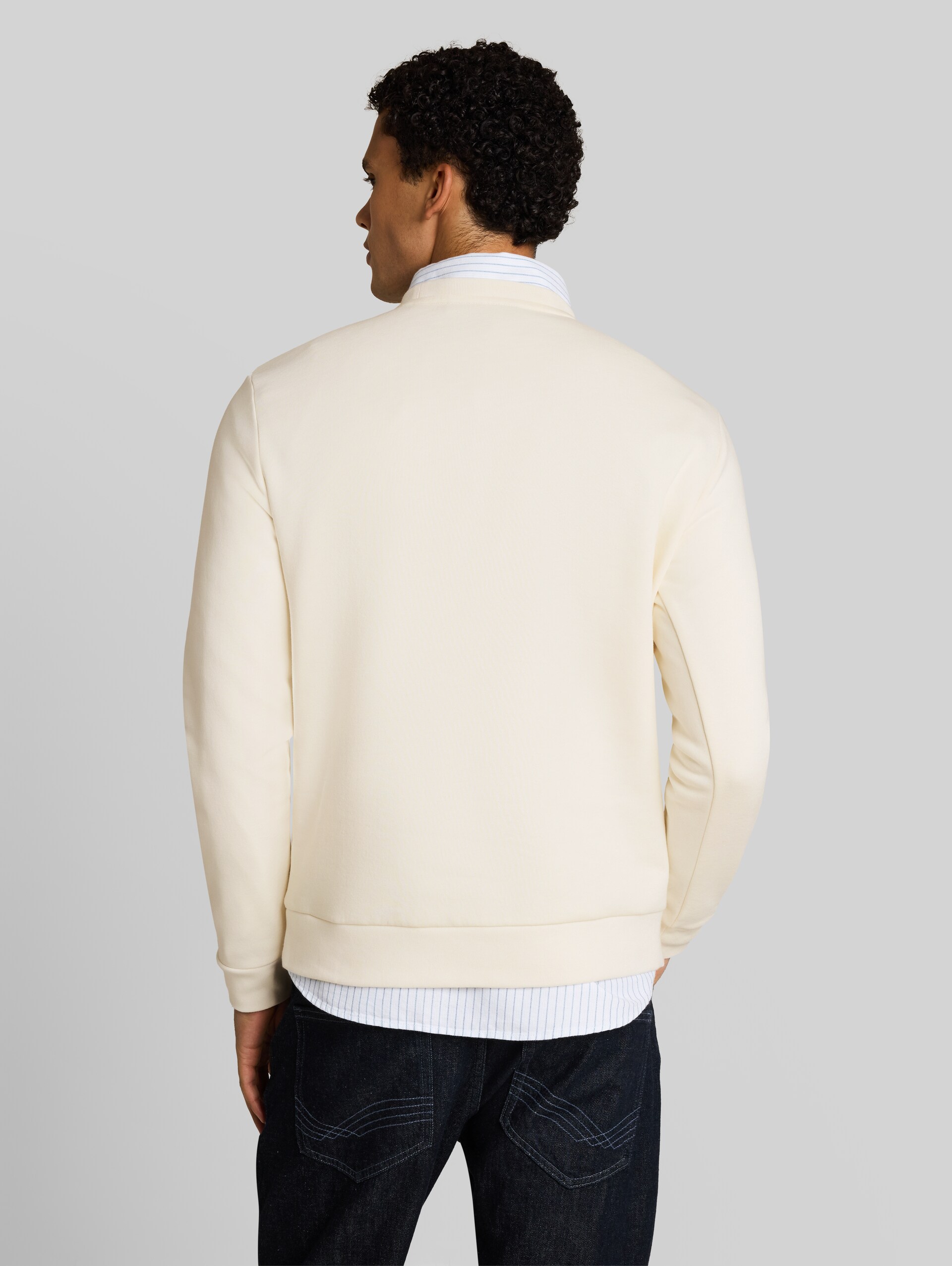 Basic sweatshirt - Gardenia White - Neklijn model-achteraanzicht