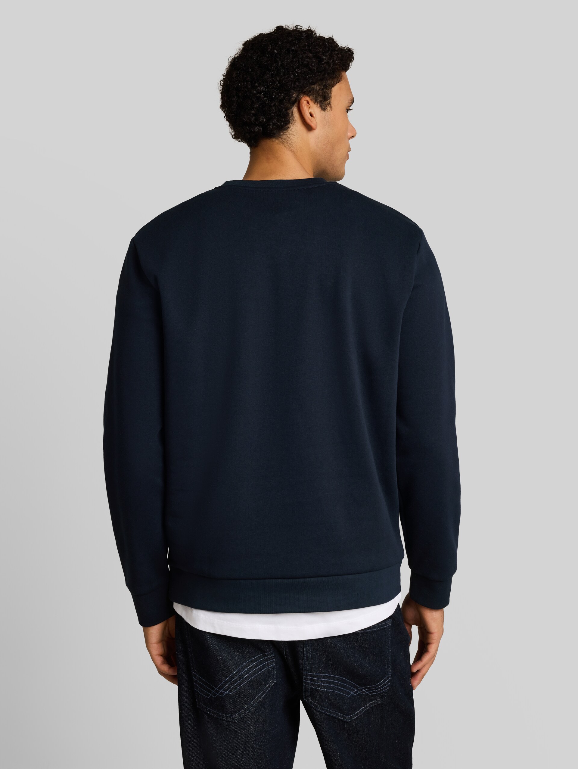 Basic sweatshirt - sky captain blue - Neklijn model-achteraanzicht