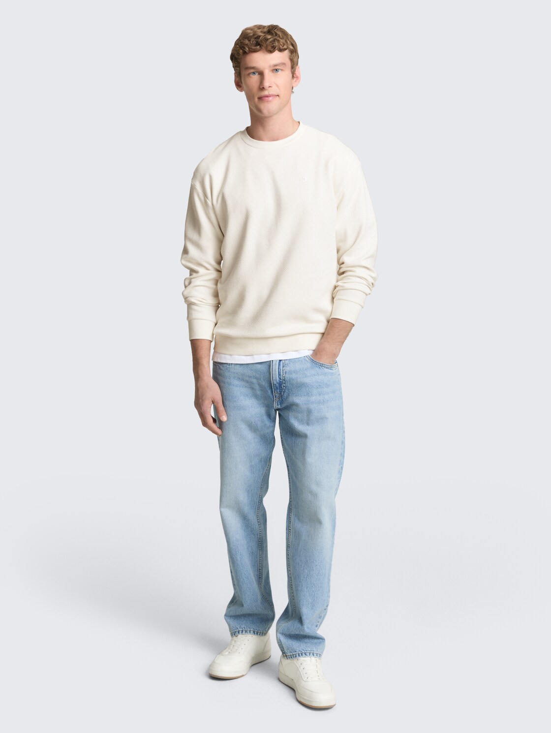 Sweatshirt aus Baumwolle - Wool White - Model-Vorderansicht