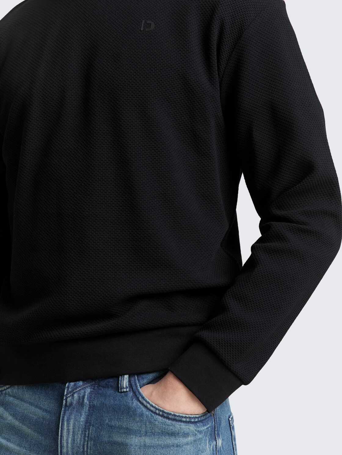 Sweatshirt aus Baumwolle - Black - Detail-Model-Ansicht