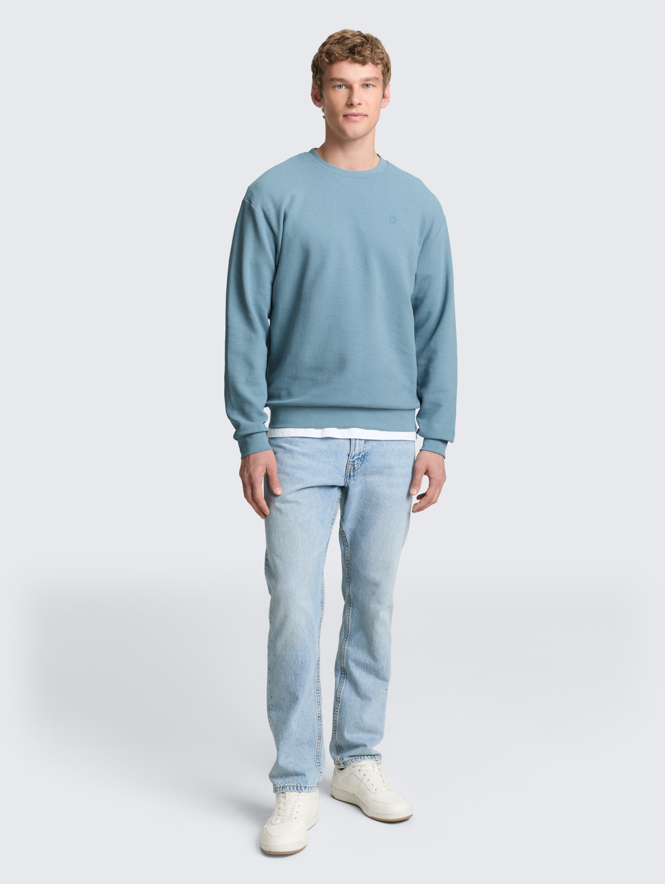 Sweatshirt aus Baumwolle - citadel blue - Model-Vorderansicht