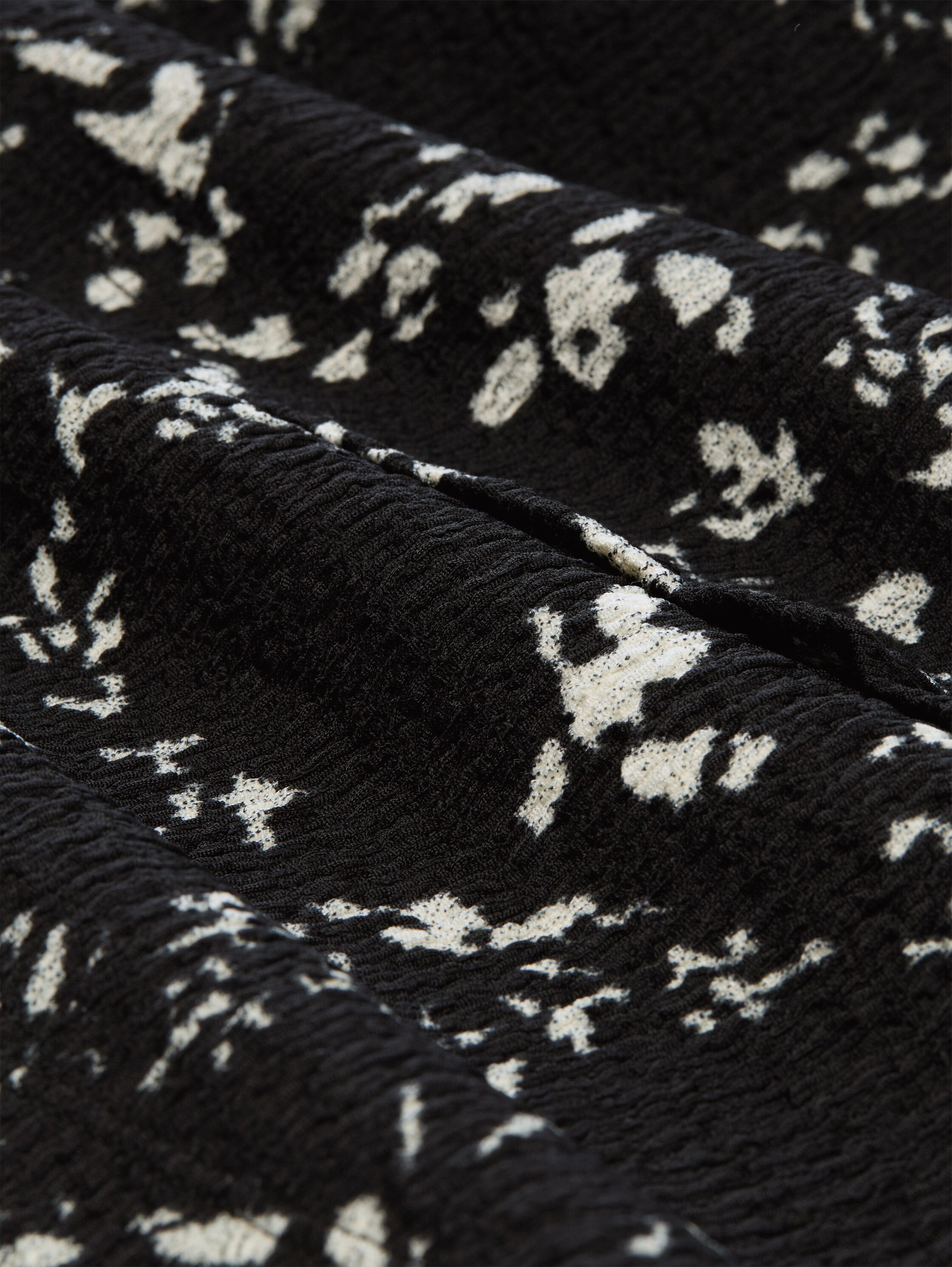 Crinkle minirok met volants - black_white_flower_print - 