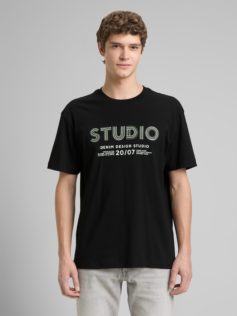 Relaxed Fit T-Shirt mit Print von Denim Male, Black