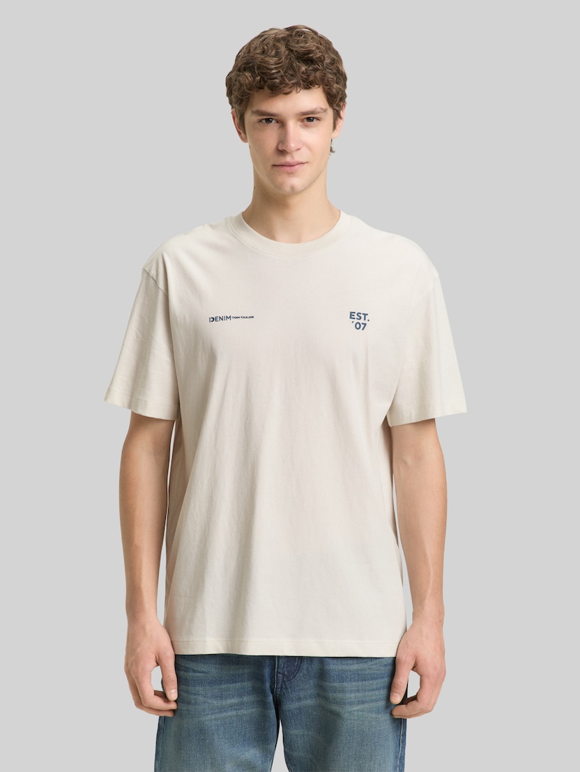 Relaxed Fit T-Shirt mit Print von Denim Male, greyish white