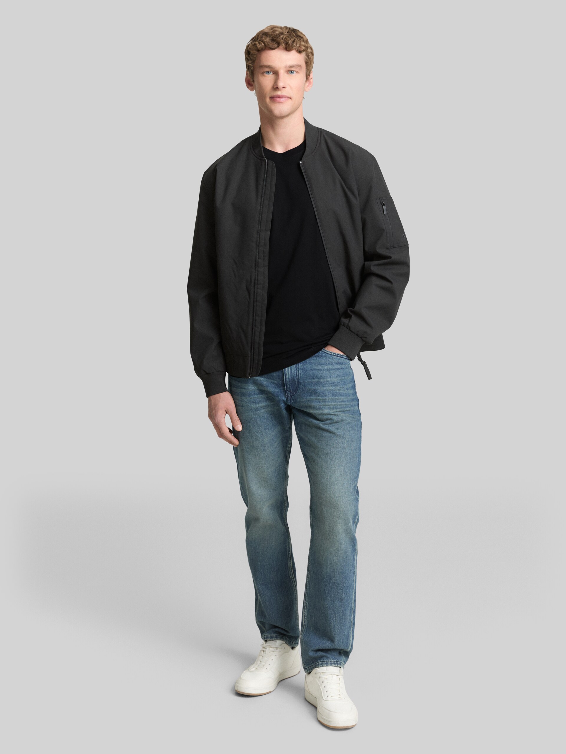 Cotton T-shirt - Black - Model front view