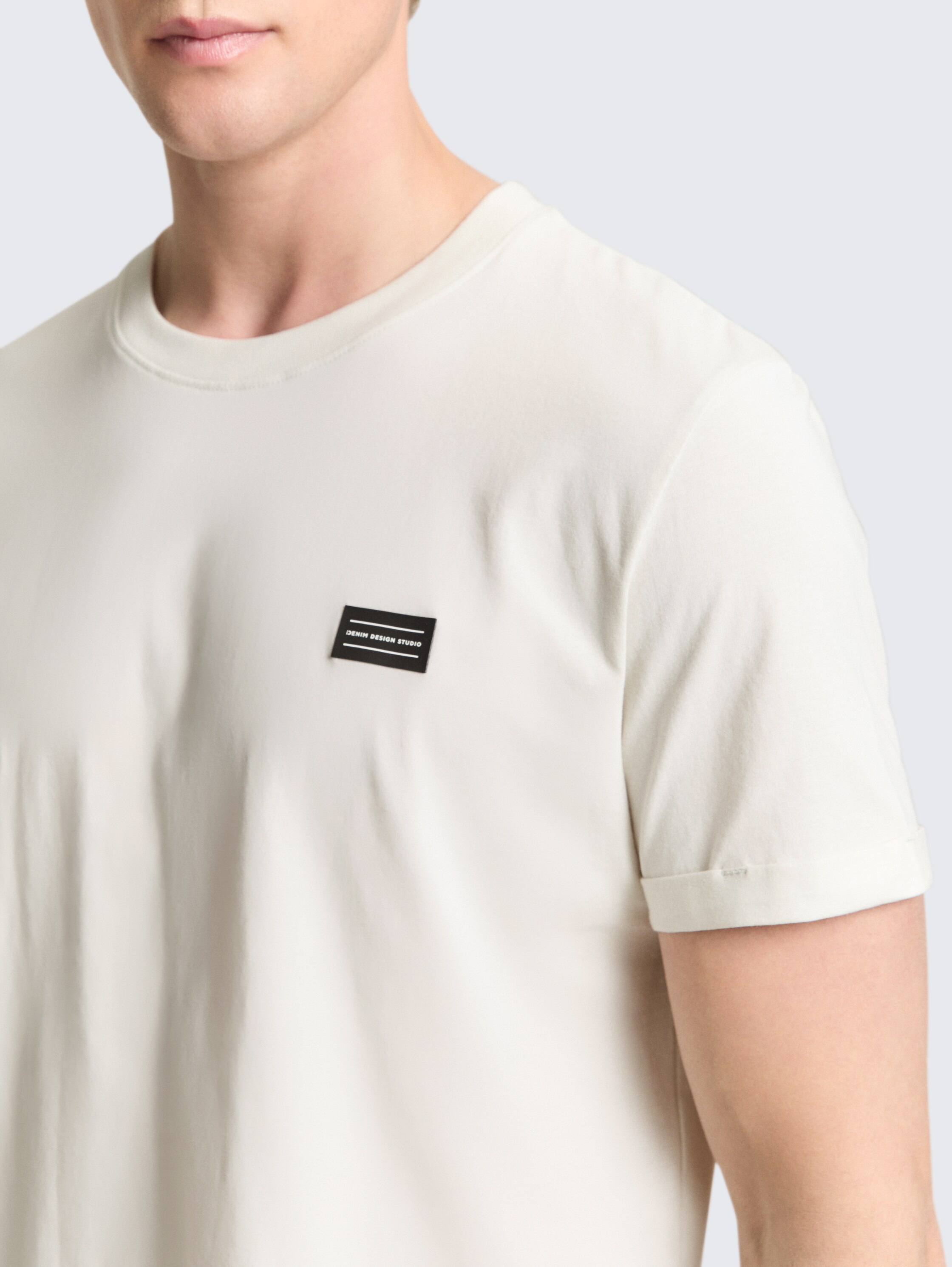 T-shirt en coton - greyish white - Vue détaillée du modèle