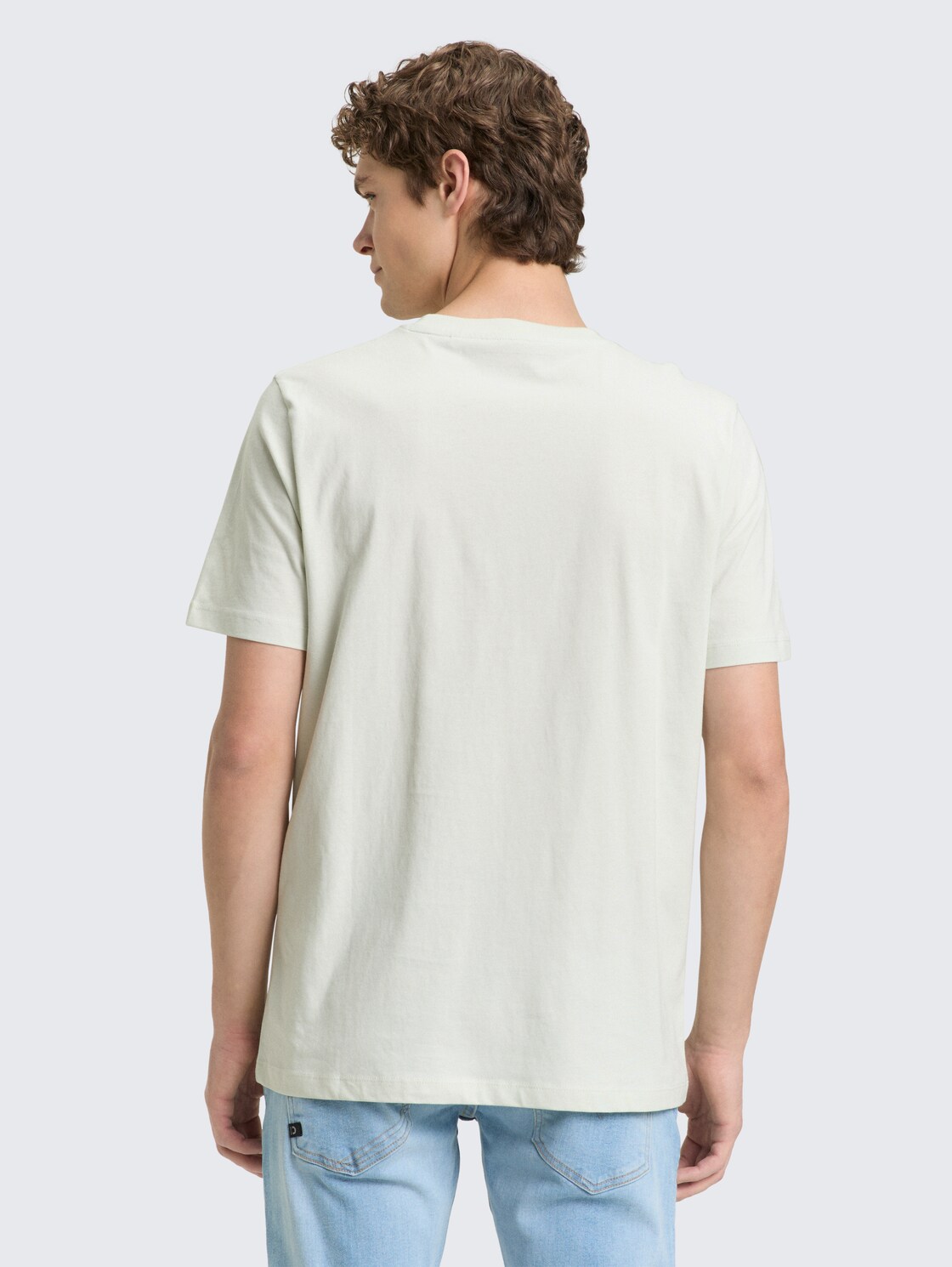 T-Shirt mit Print - frozen light mint - Auschnitt Model-Rückansicht