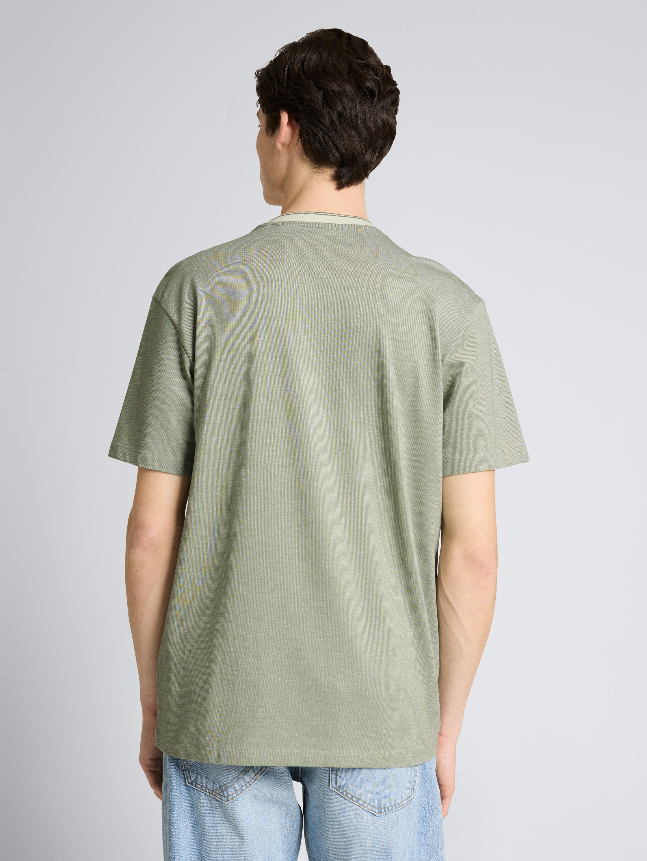 Relaxed Fit Piqué T-Shirt - mint sea spray two tone pique - Auschnitt Model-Rückansicht