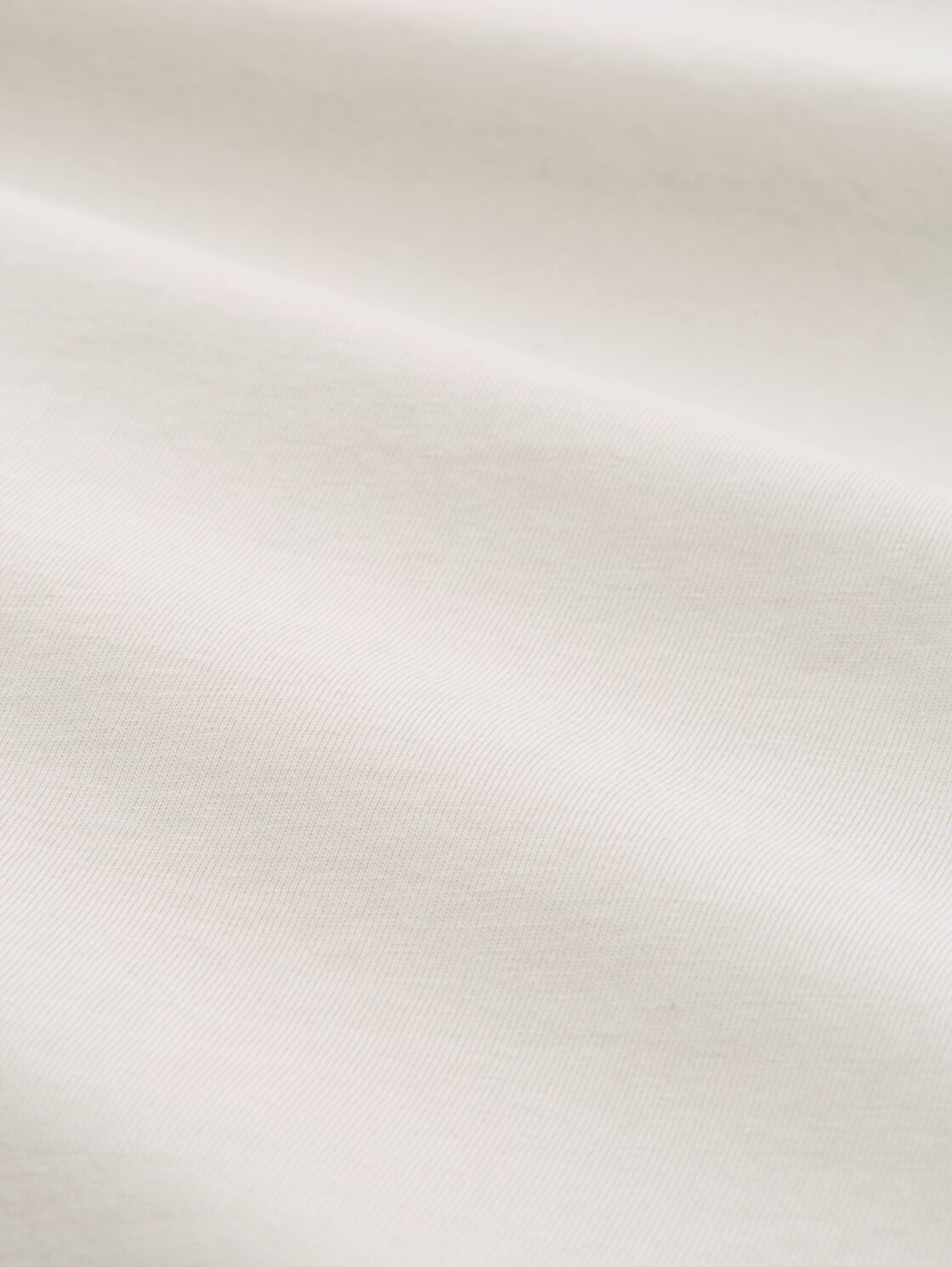 Relaxed Fit T-Shirt mit Brusttasche - greyish white - Material-Ansicht