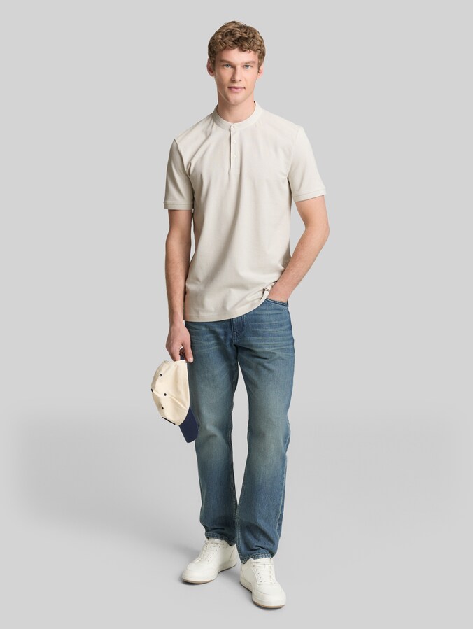 Piqué Poloshirt mit Stehkragen von Denim Male, greyish white