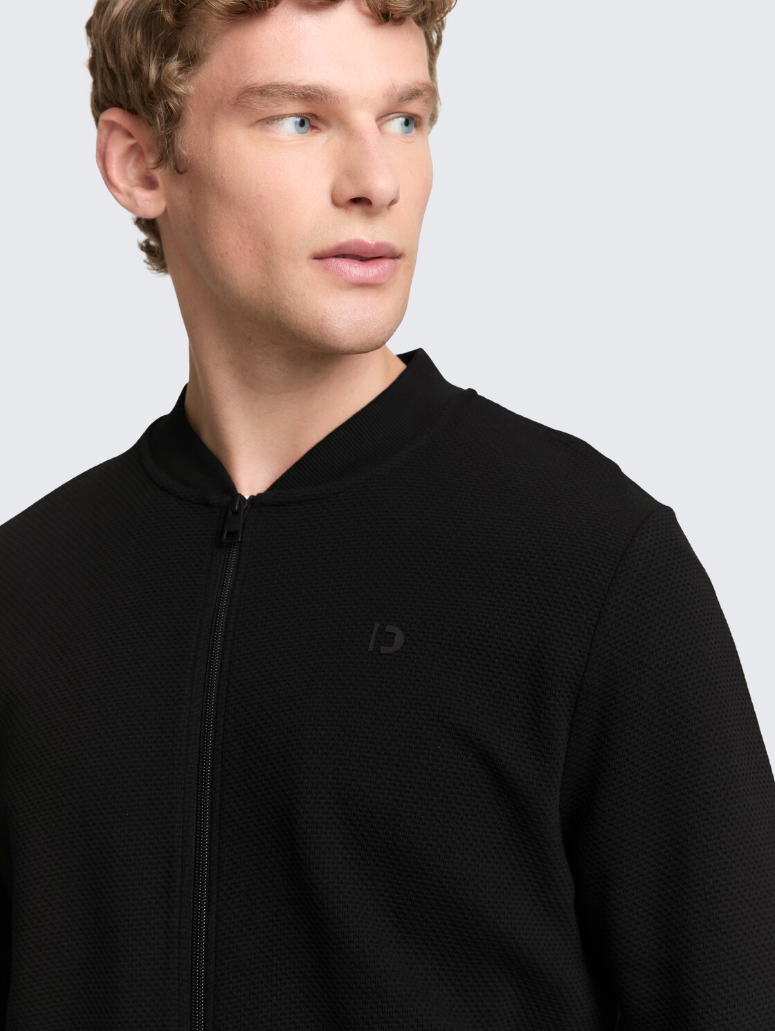 Bomberjacke aus Baumwolle - Black - Detail-Model-Ansicht