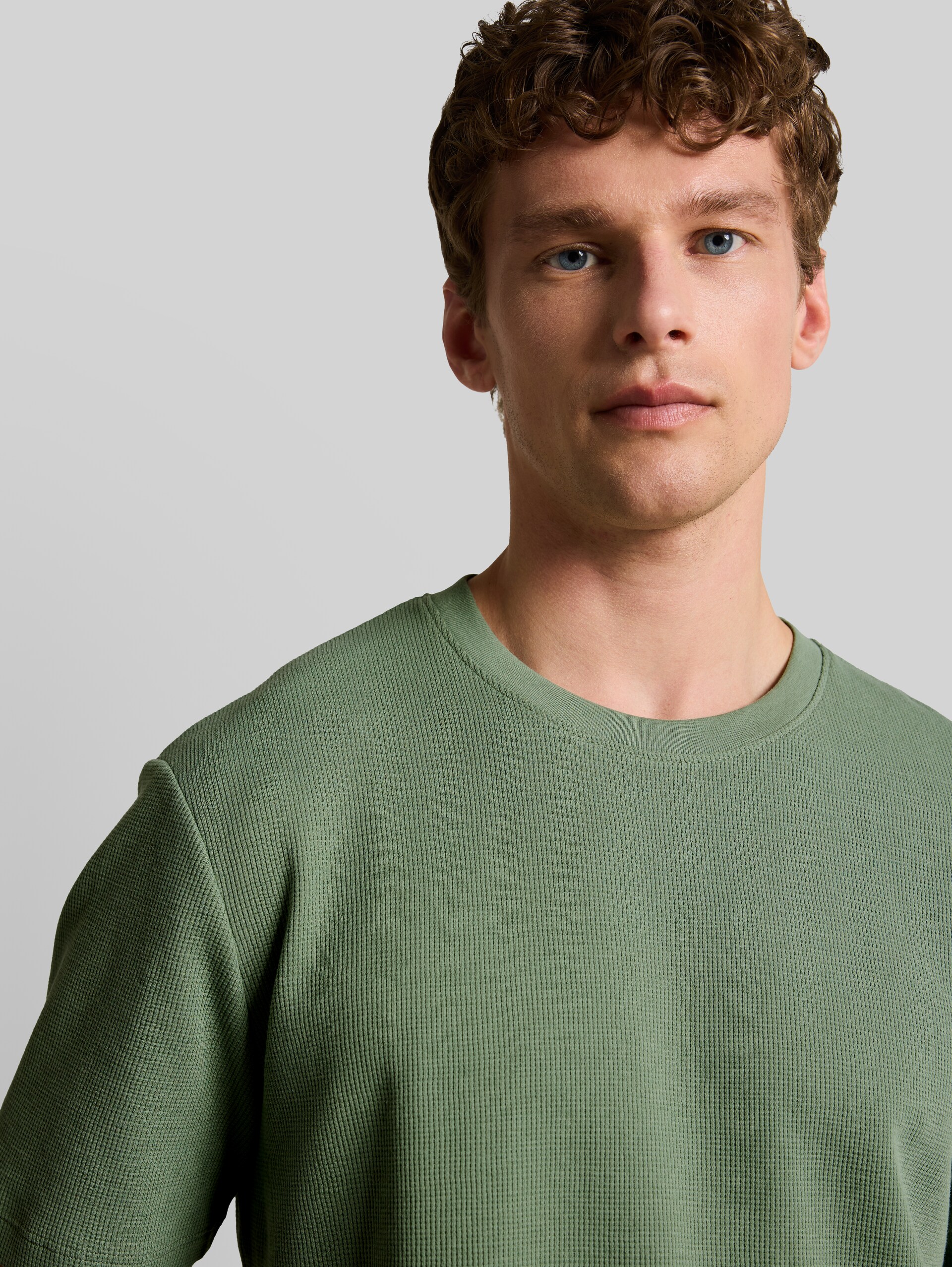 T-shirt with waffle texture - Sea Spray - Detail model view