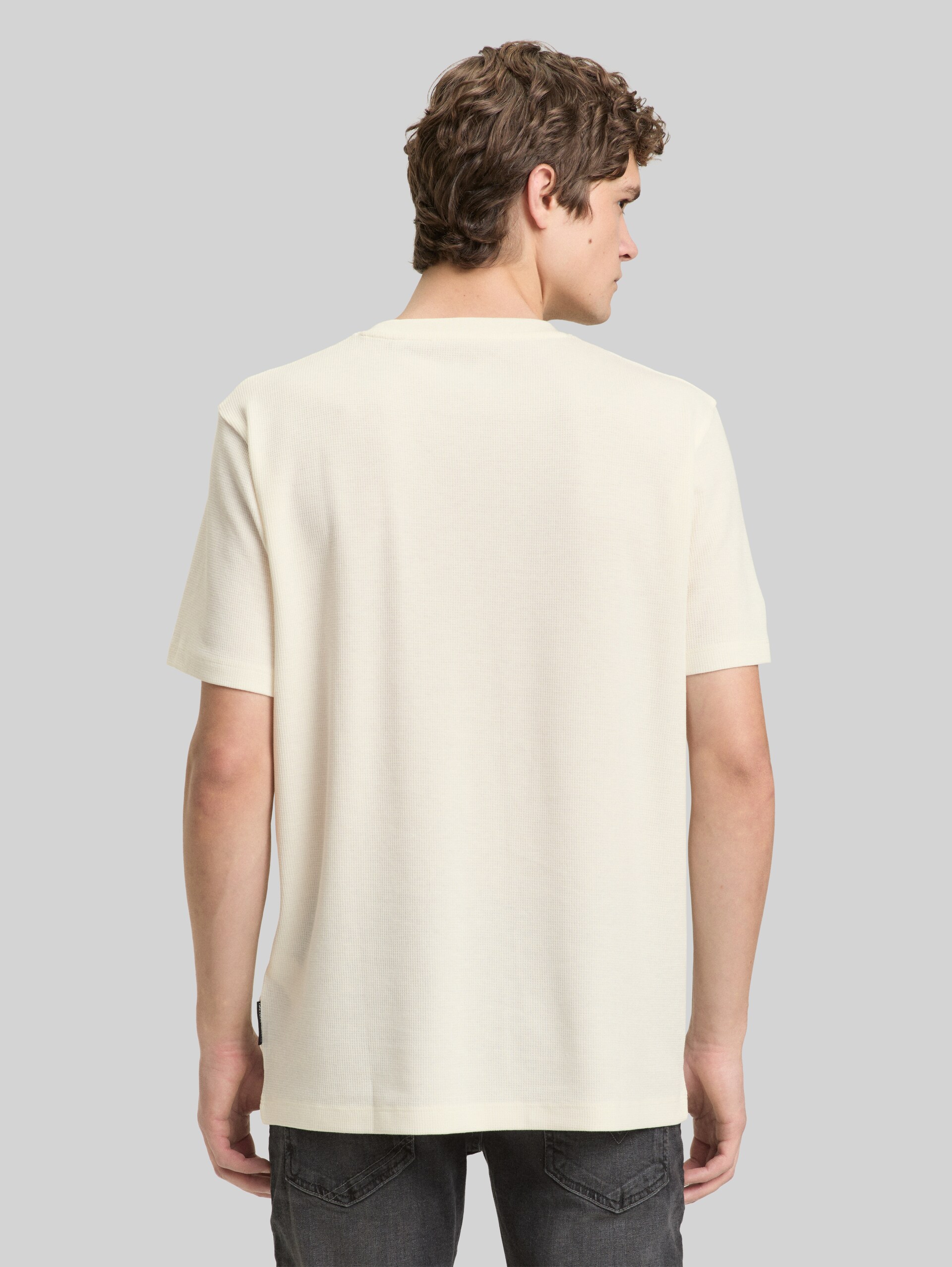 T-shirt with waffle texture - Wool White - Neckline model-back view