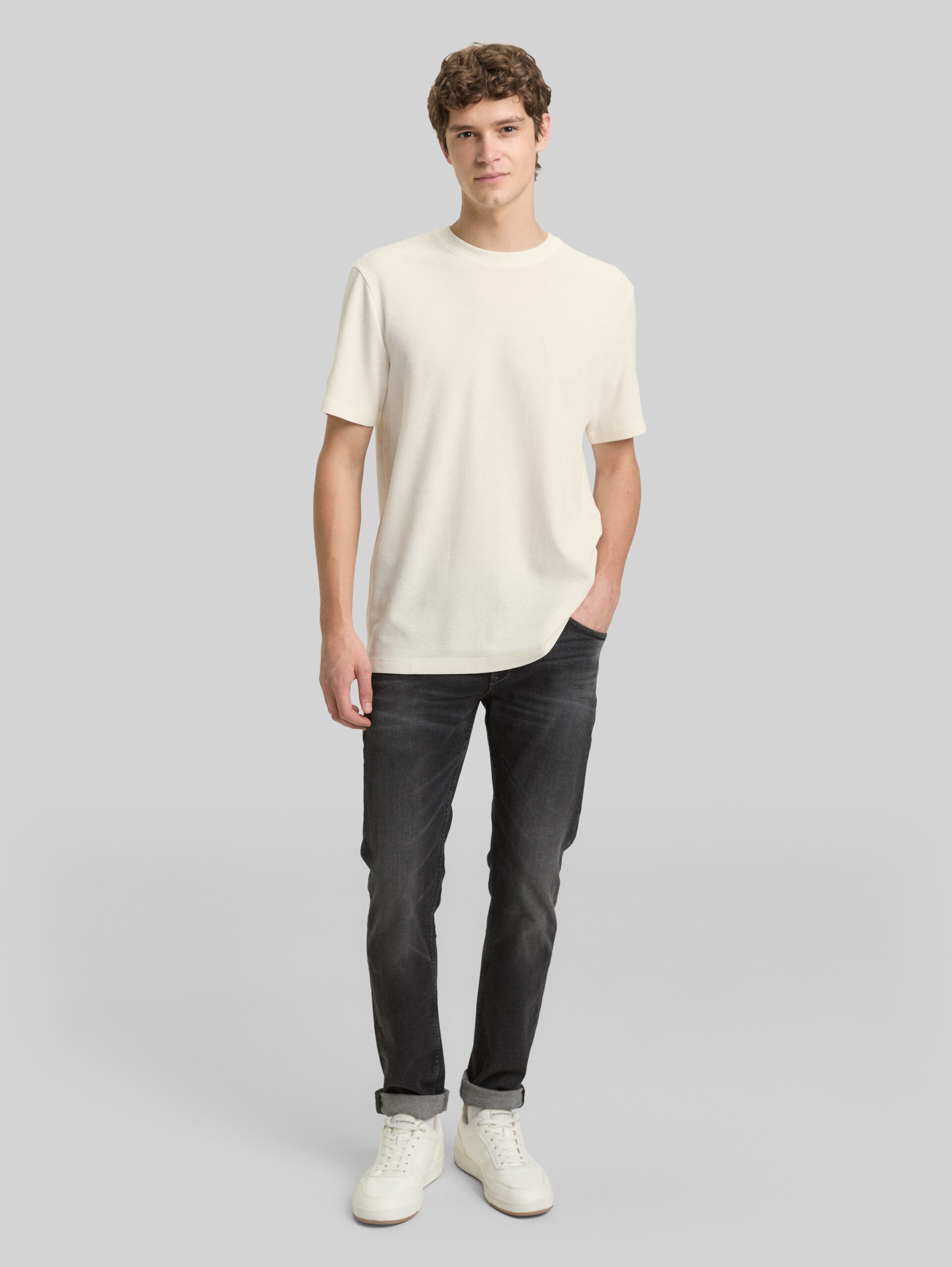 T-shirt with waffle texture - Wool White - Model front view
