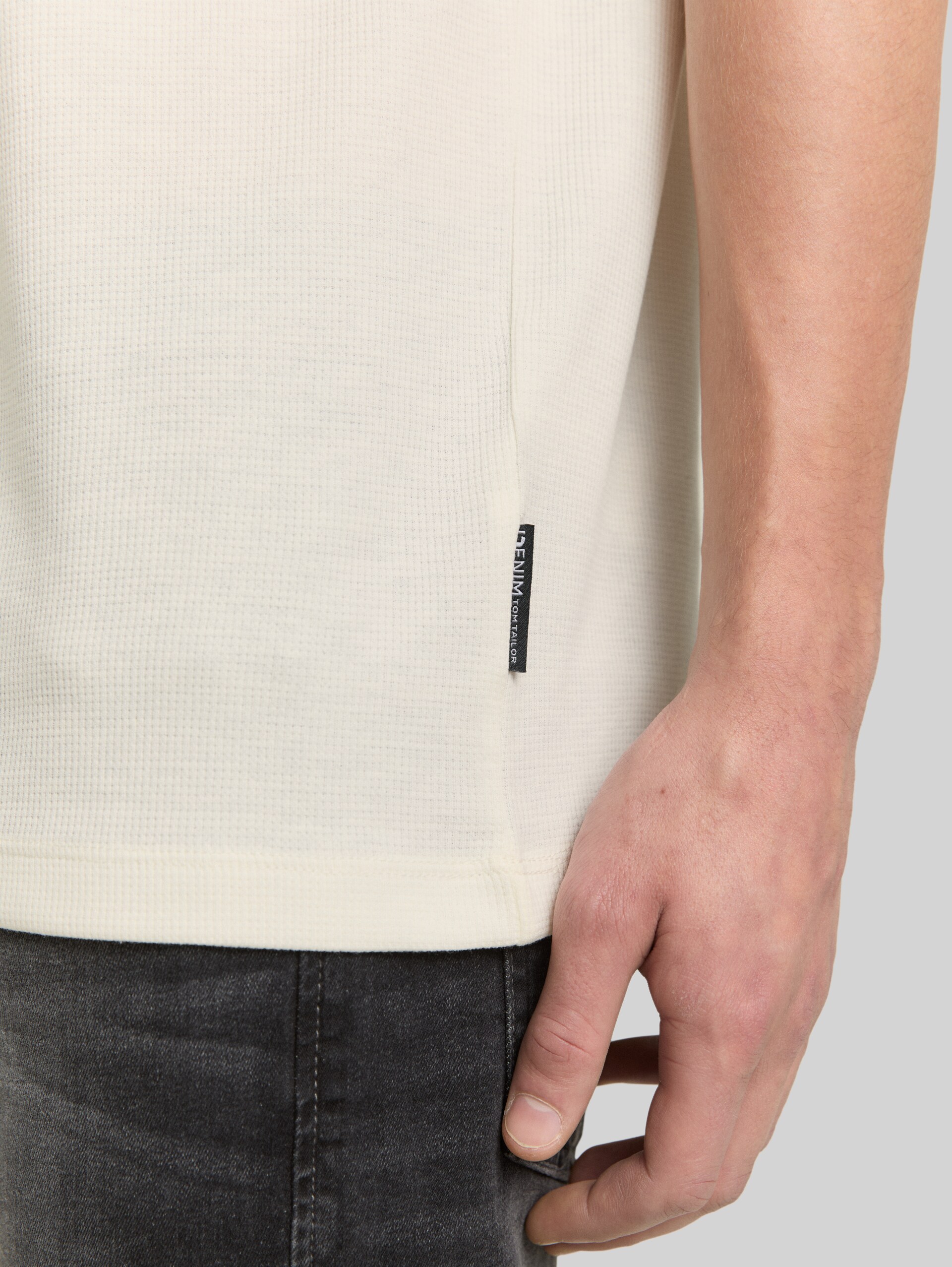 T-shirt with waffle texture - Wool White - Detail model view