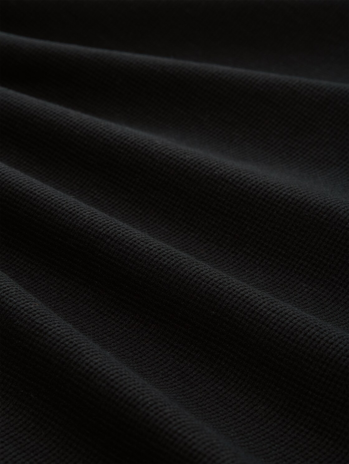 T-Shirt mit Waffelstruktur - Black - Material-Ansicht