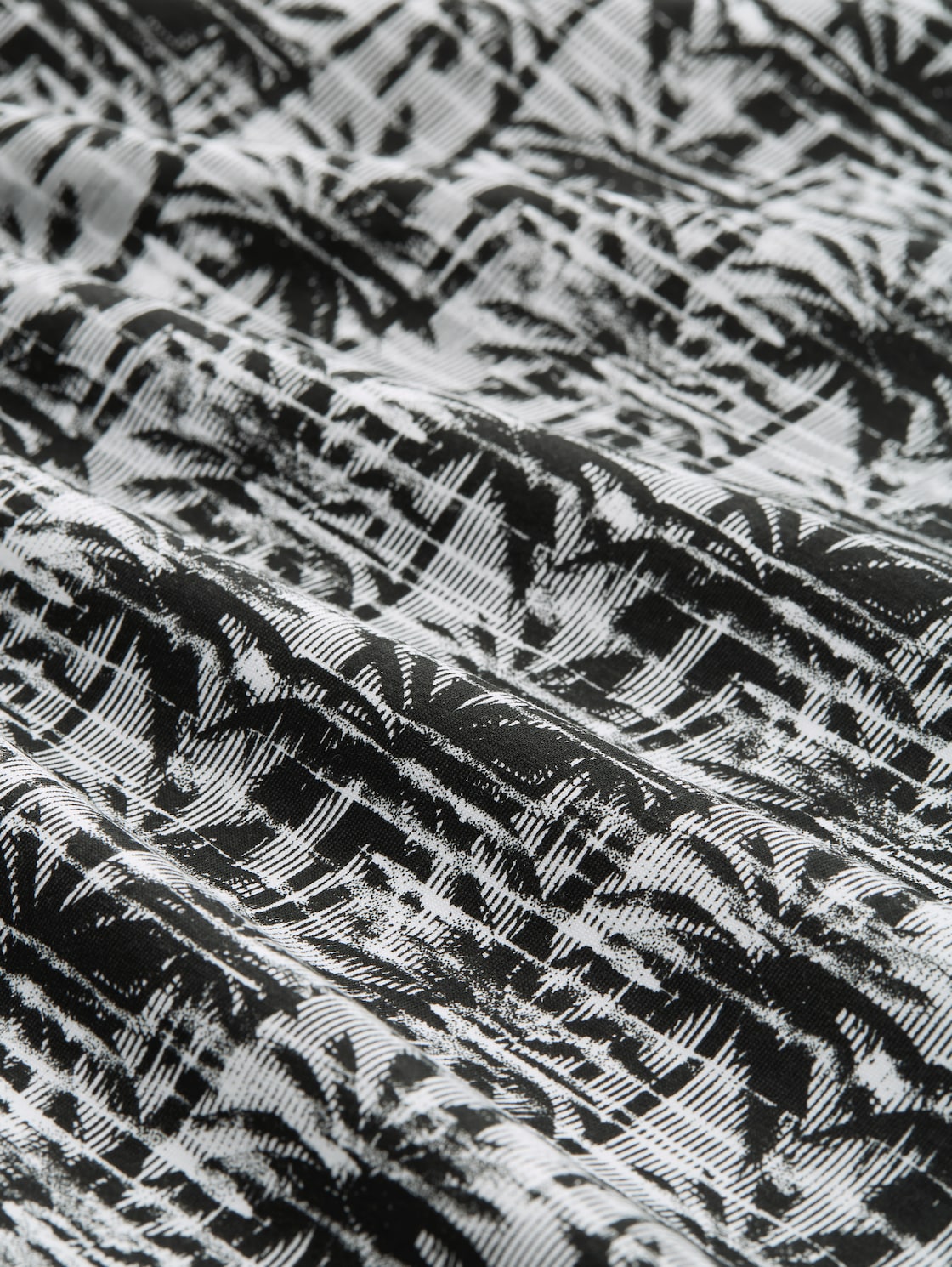 T-shirt with palm tree print - black white stripy palm print - Material view