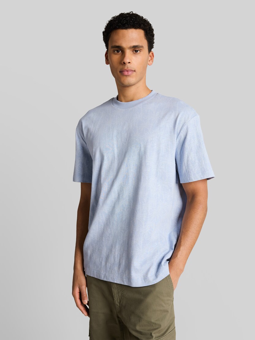 Relaxed Fit T-Shirt mit Palmenprint von Denim Male, light blue laser palm design